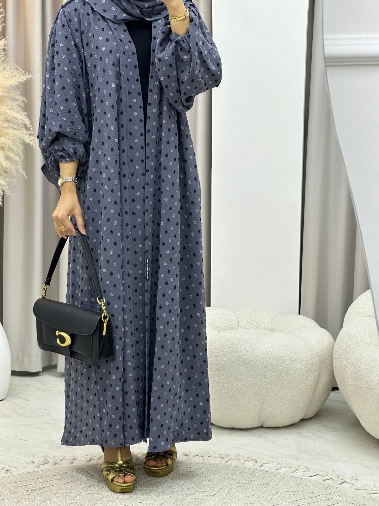 C 0202 - 02 Grey Dots Abaya