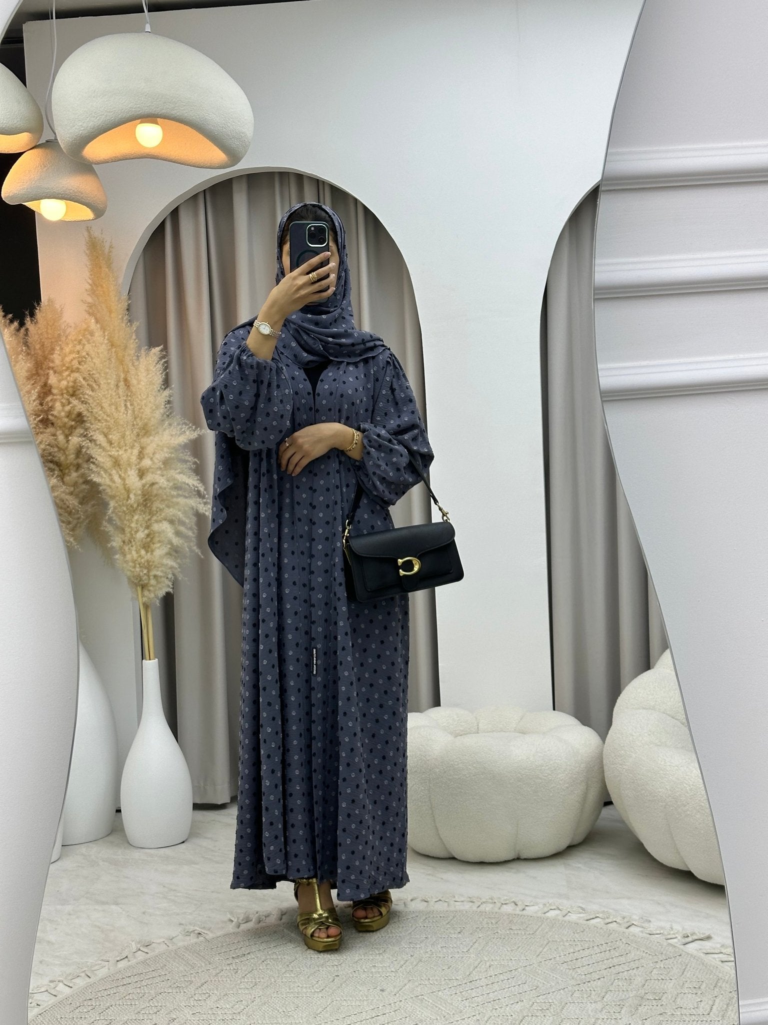 C 0202 - 02 Grey Dots Abaya