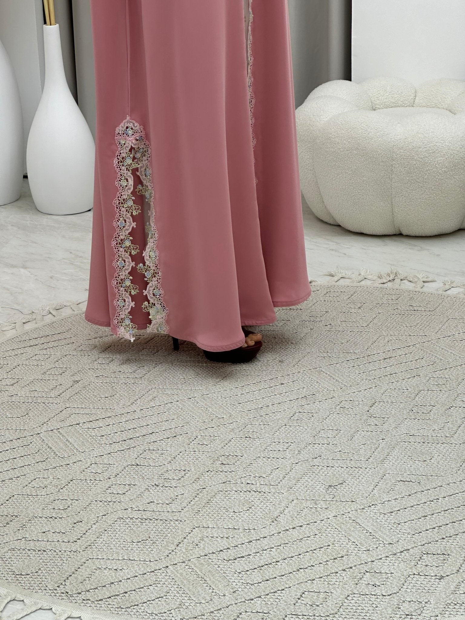 C 0206 Pink Lace Abaya