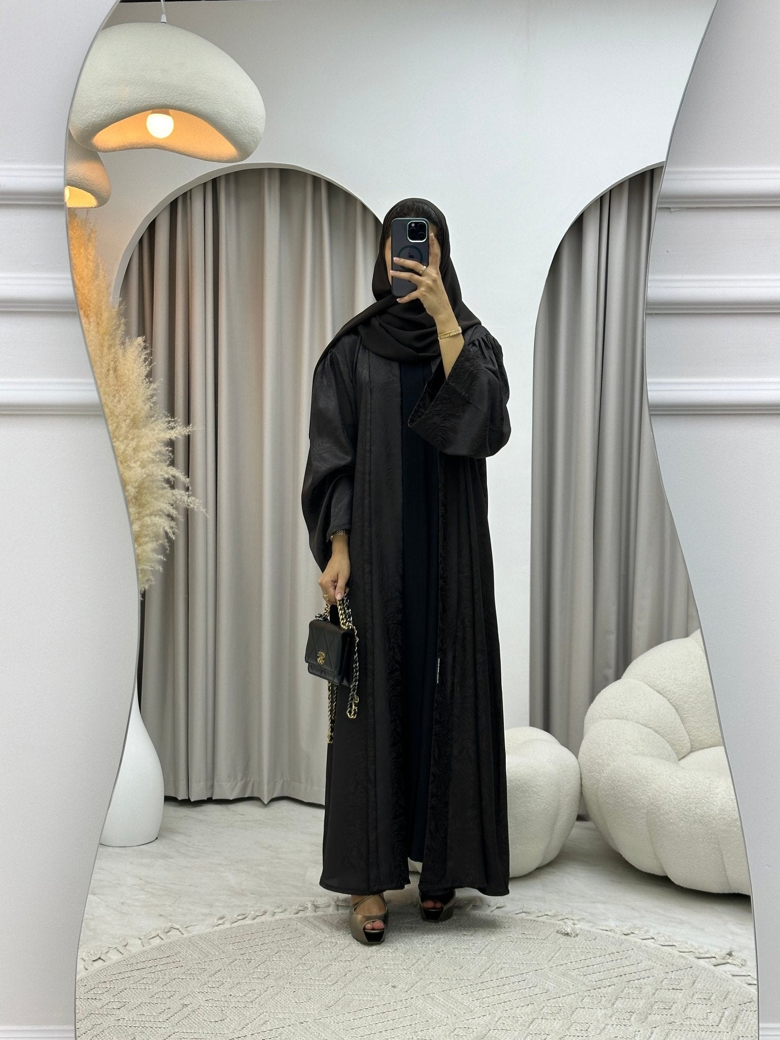 C 0208 - 02 Brown Waves Abaya