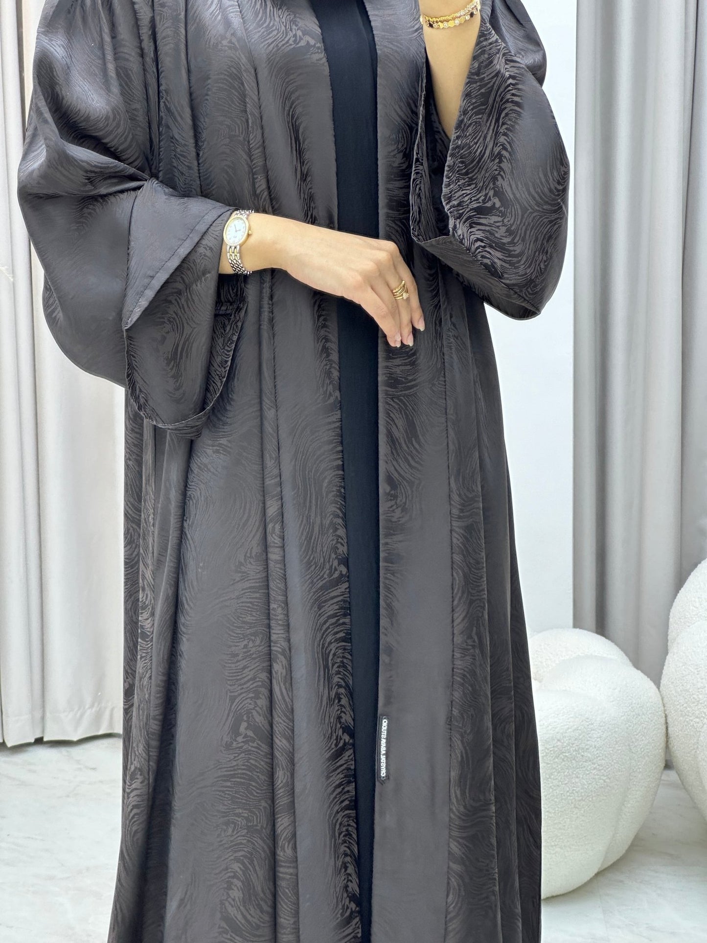 C 0208 - 02 Brown Waves Abaya