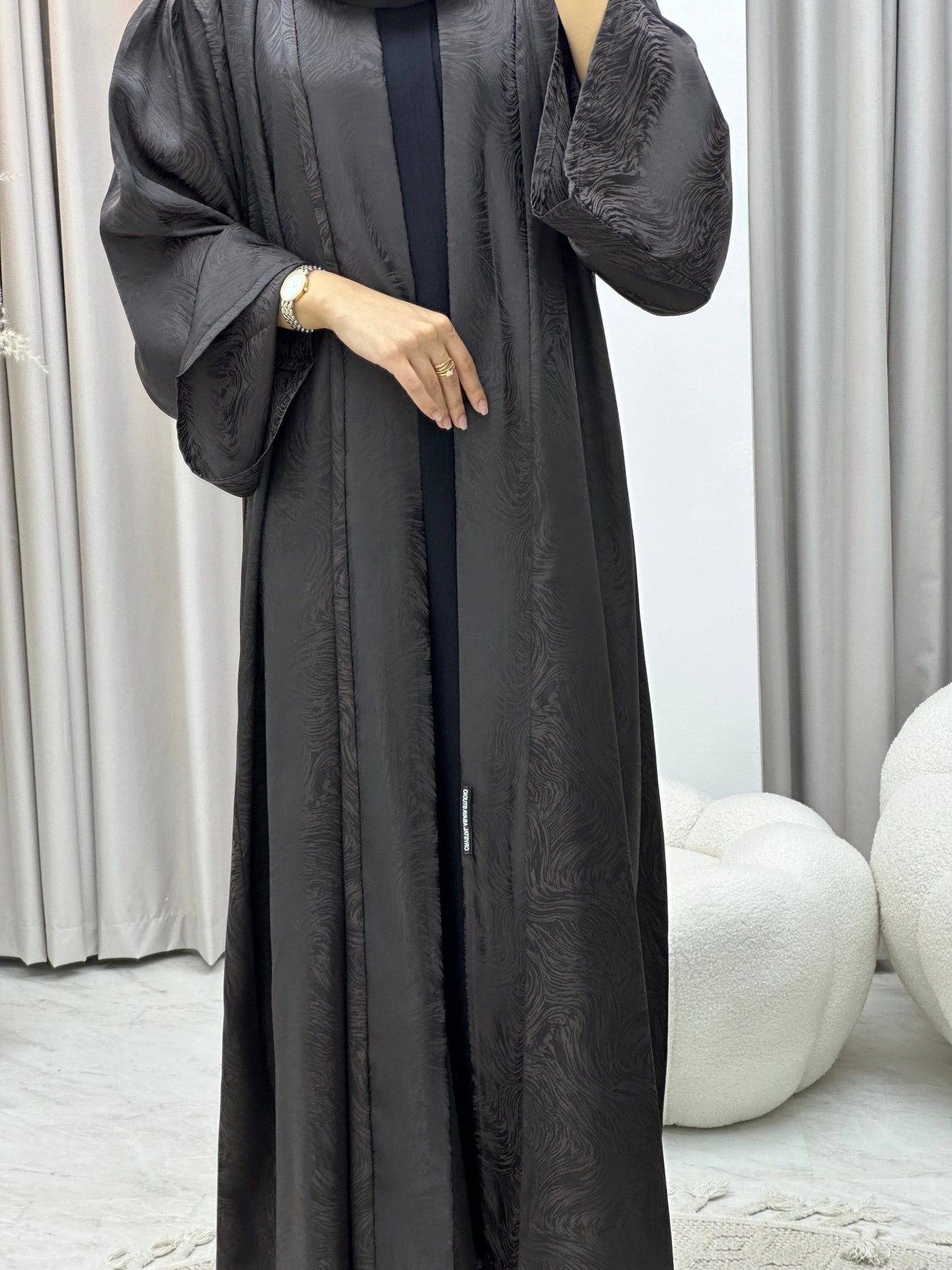 C 0208 - 02 Brown Waves Abaya