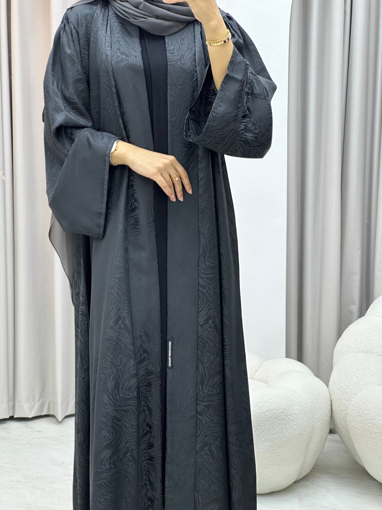 C 0208 - 03 Dark Grey Waves Abaya