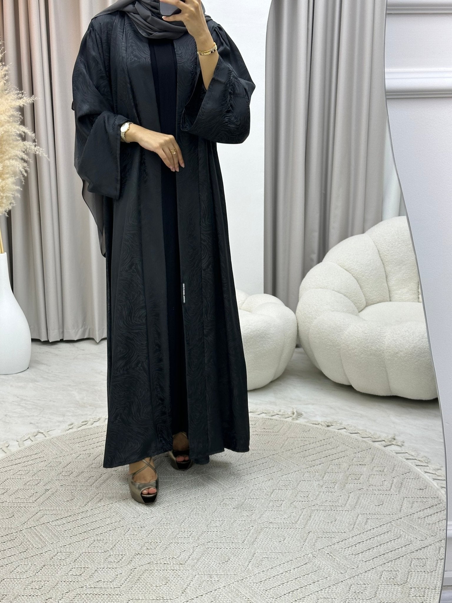 C 0208 - 03 Dark Grey Waves Abaya