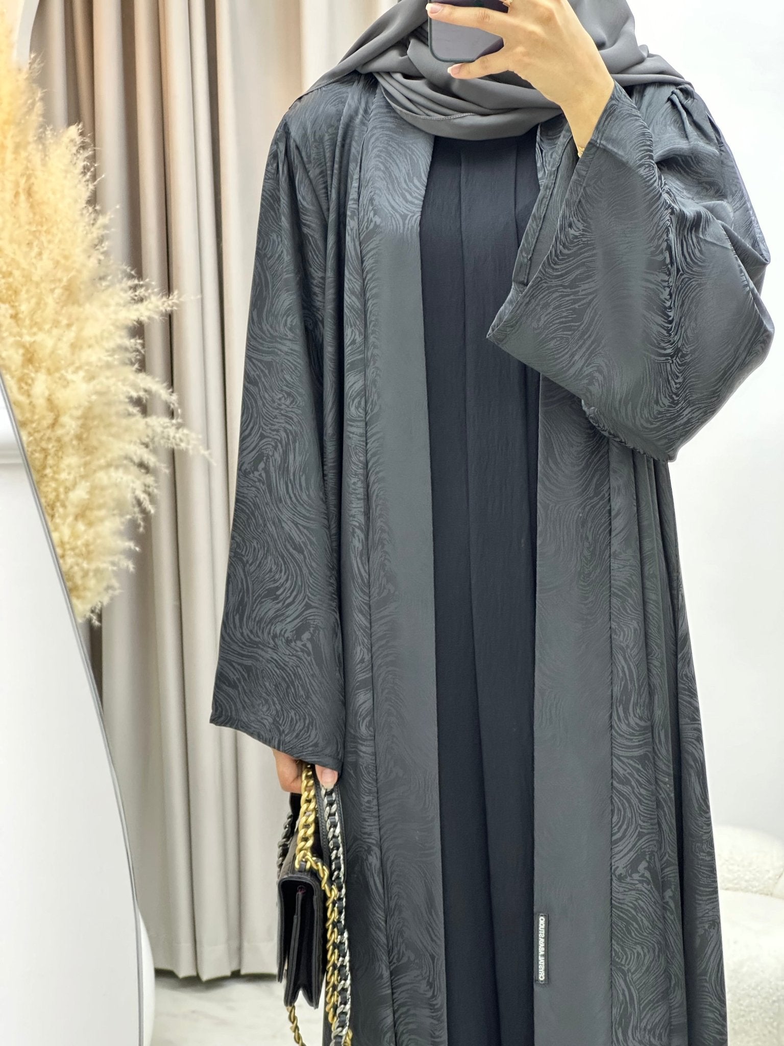 C 0208 - 03 Dark Grey Waves Abaya