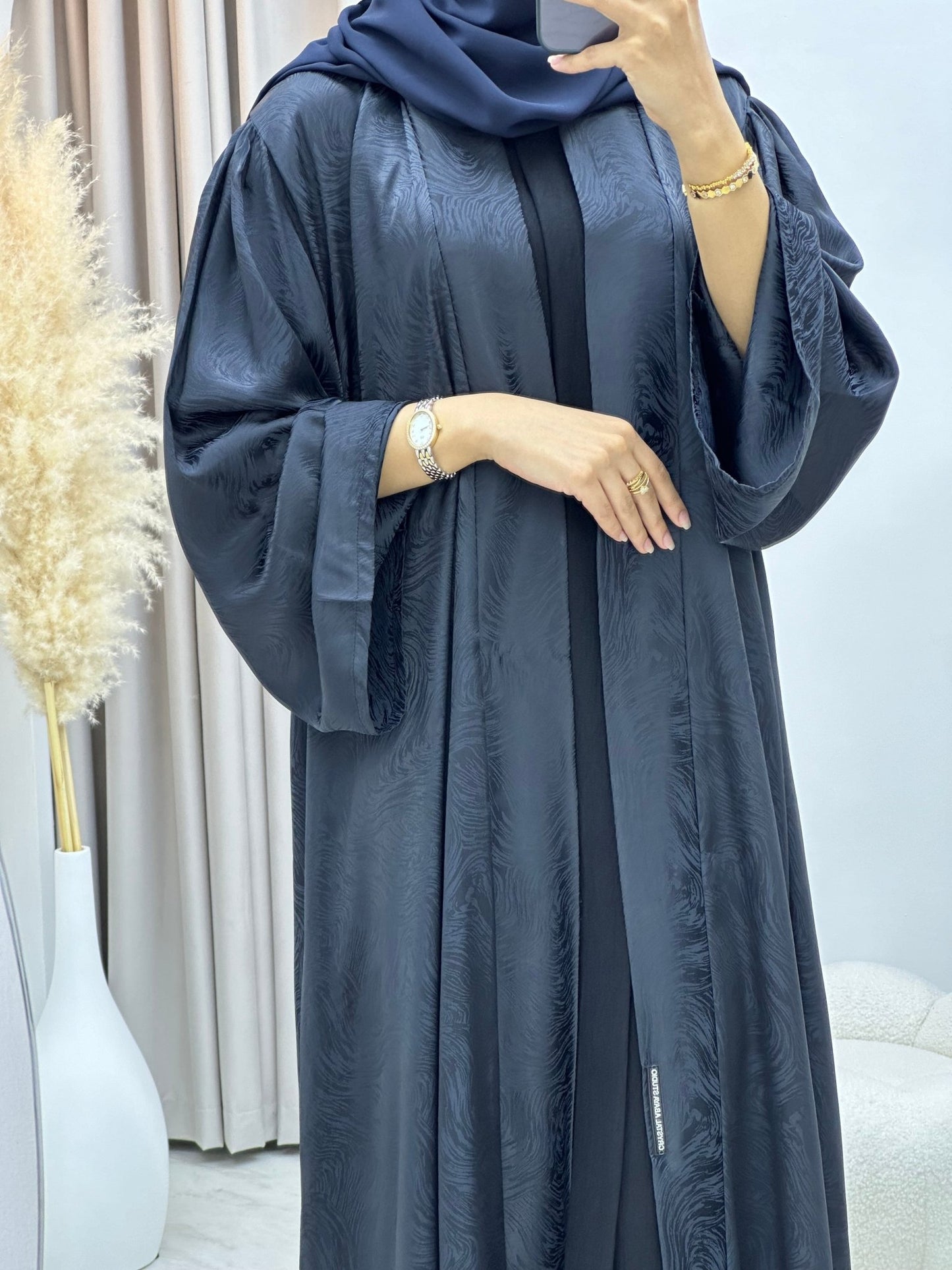 C 0208 - 04 Navy Blue Waves Abaya