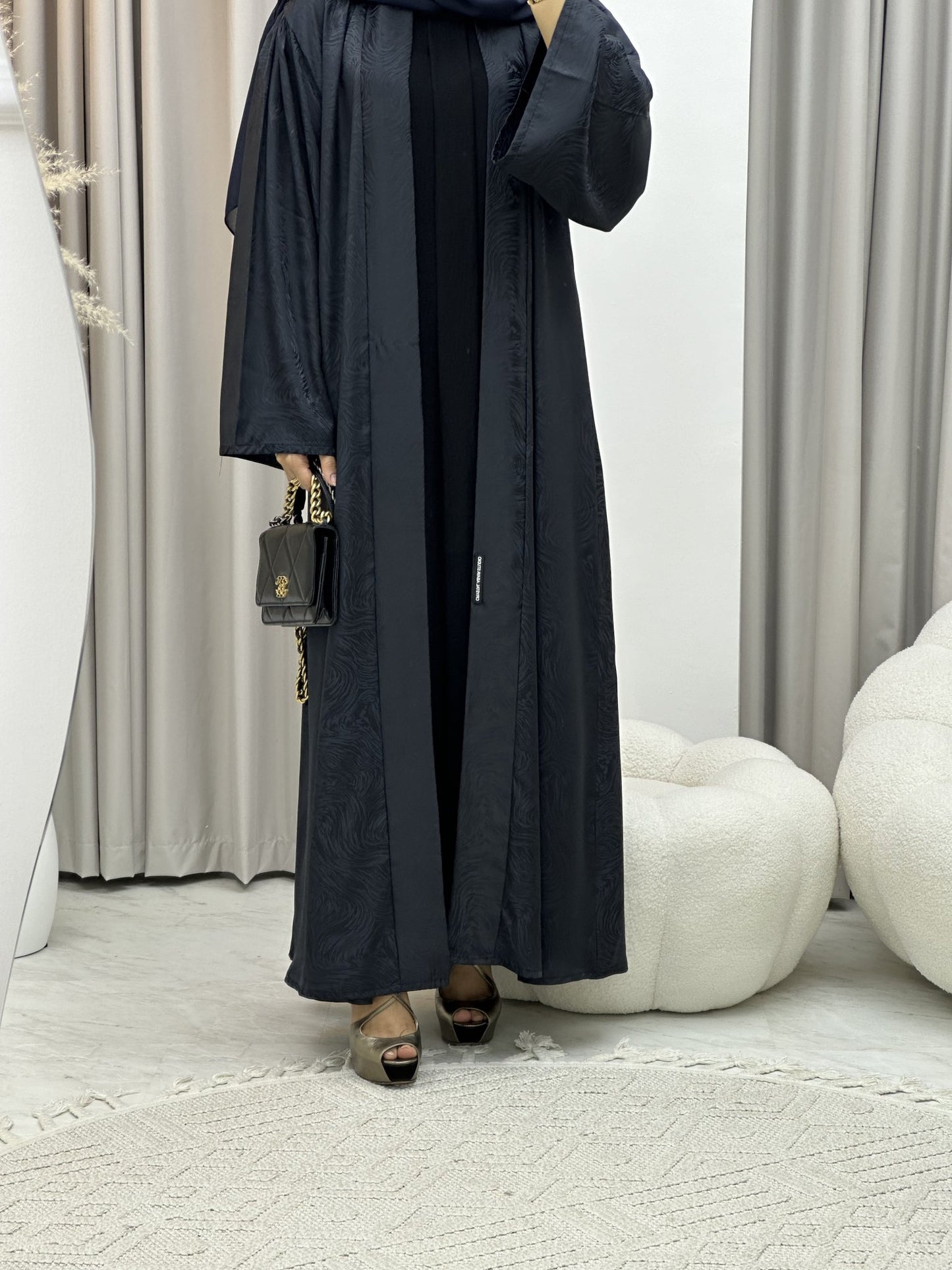 C 0208 - 04 Navy Blue Waves Abaya