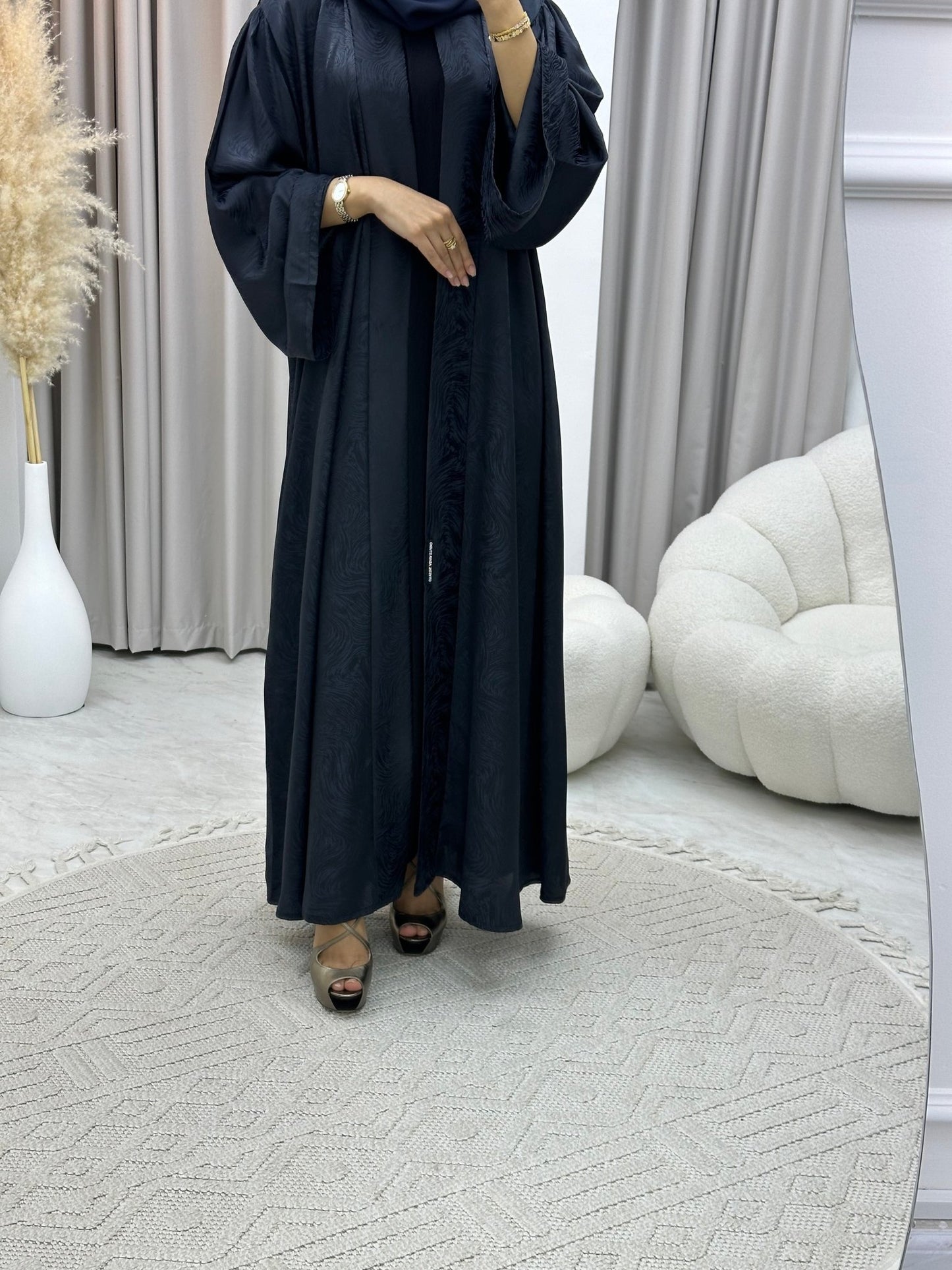 C 0208 - 04 Navy Blue Waves Abaya