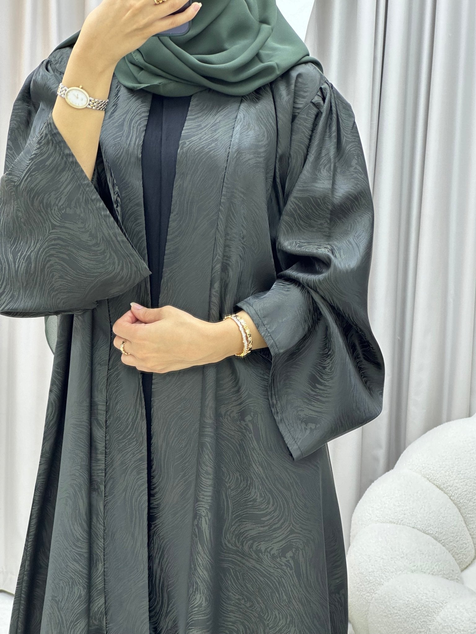 C 0208 - 05 Olive Waves Abaya