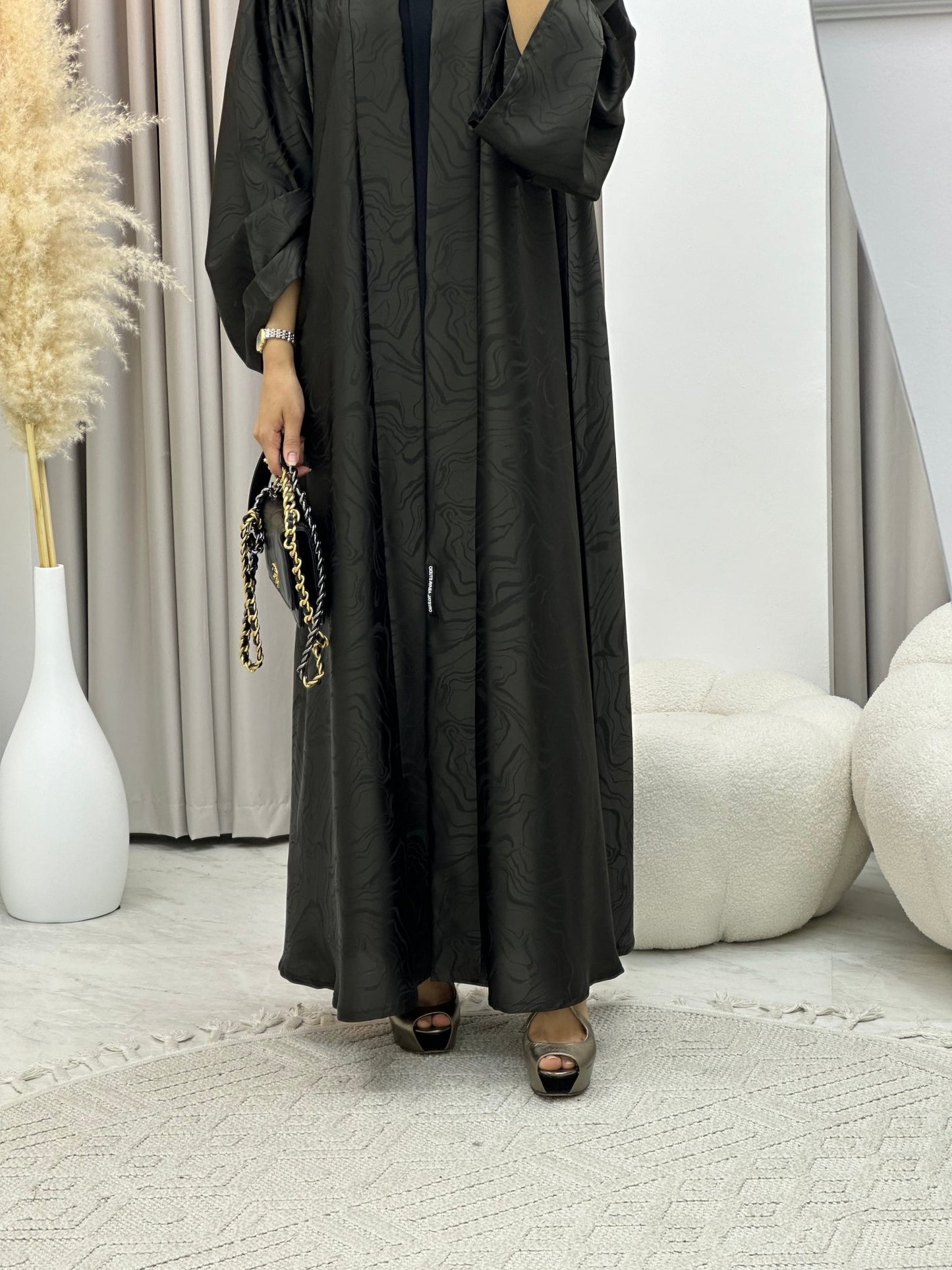 C 0219 - 05 Olive Curves Abaya