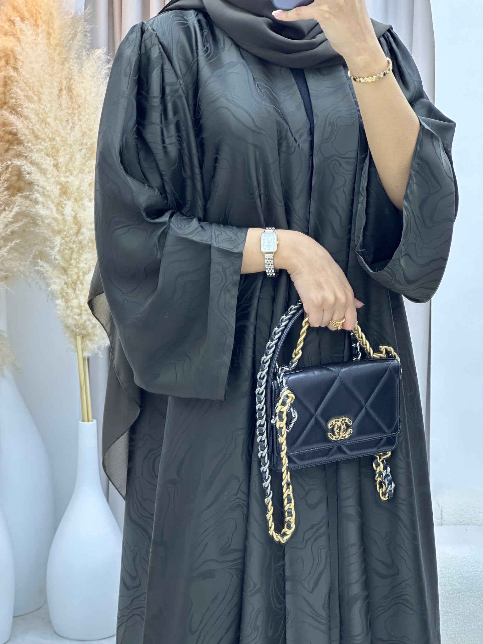 C 0219 - 05 Olive Curves Abaya