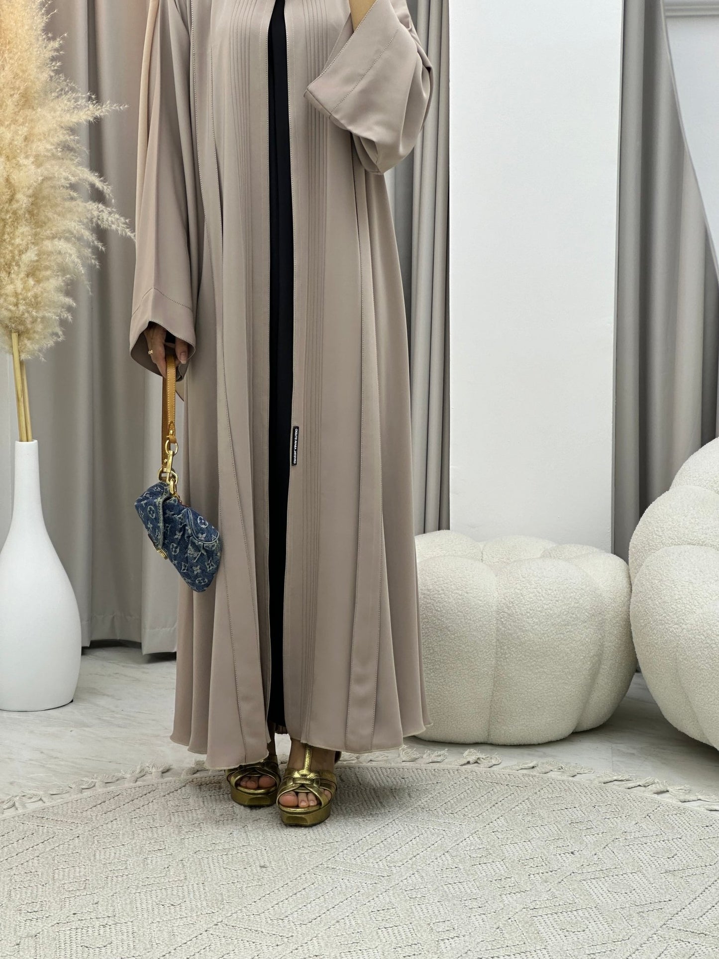 C 0225 - 02 Nude Abaya