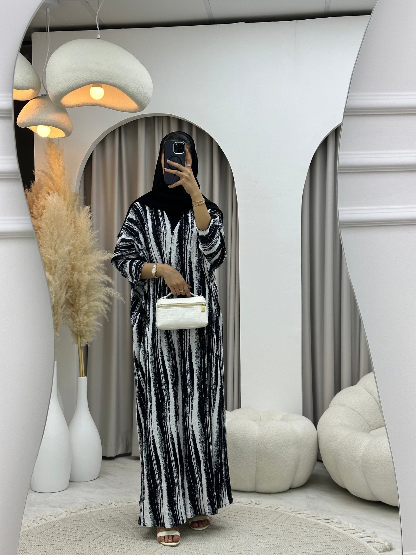 C 0228 - 01 Popline Black White Abaya