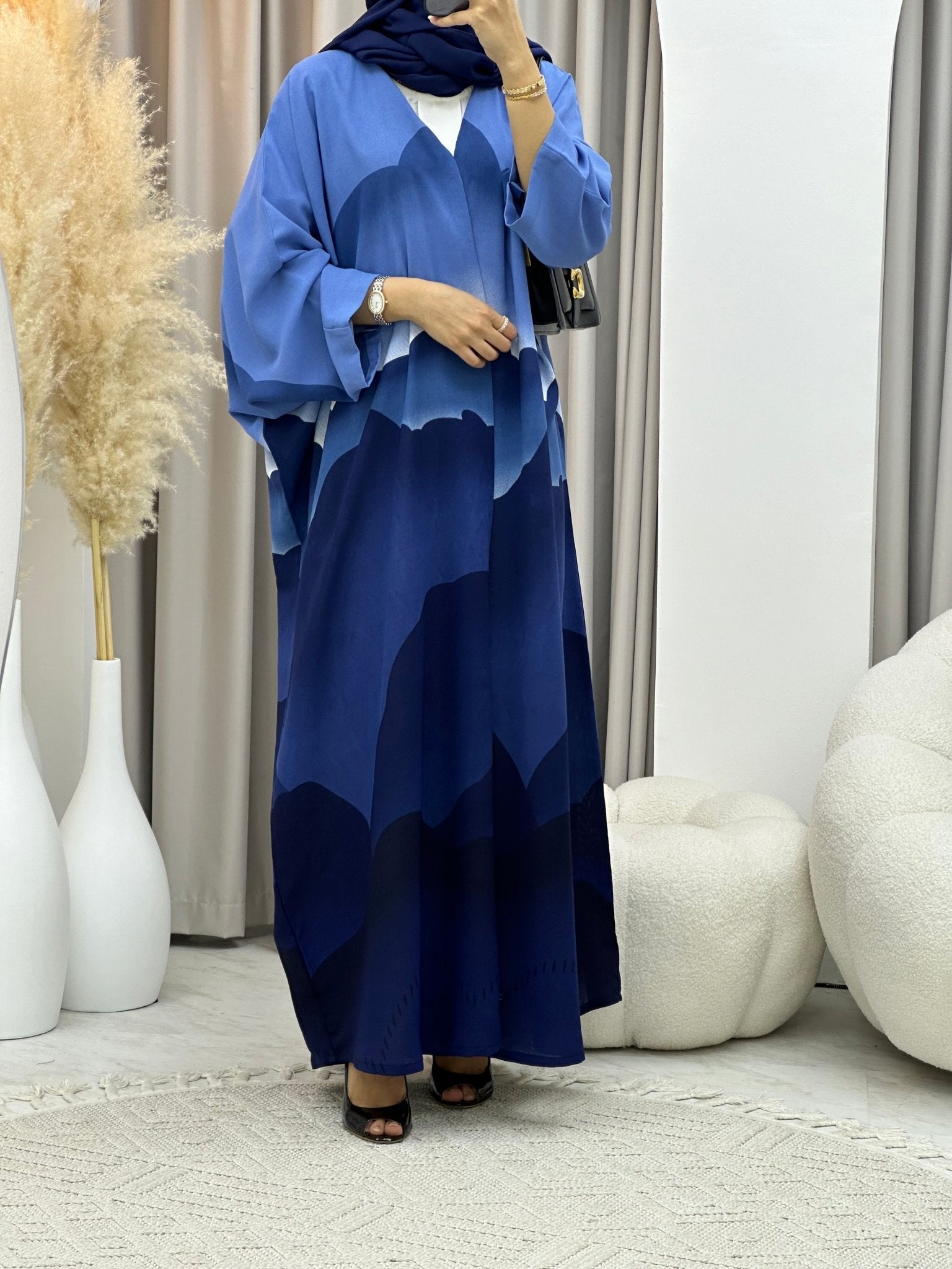 C 0238 - 01 Wavy Blue Abaya