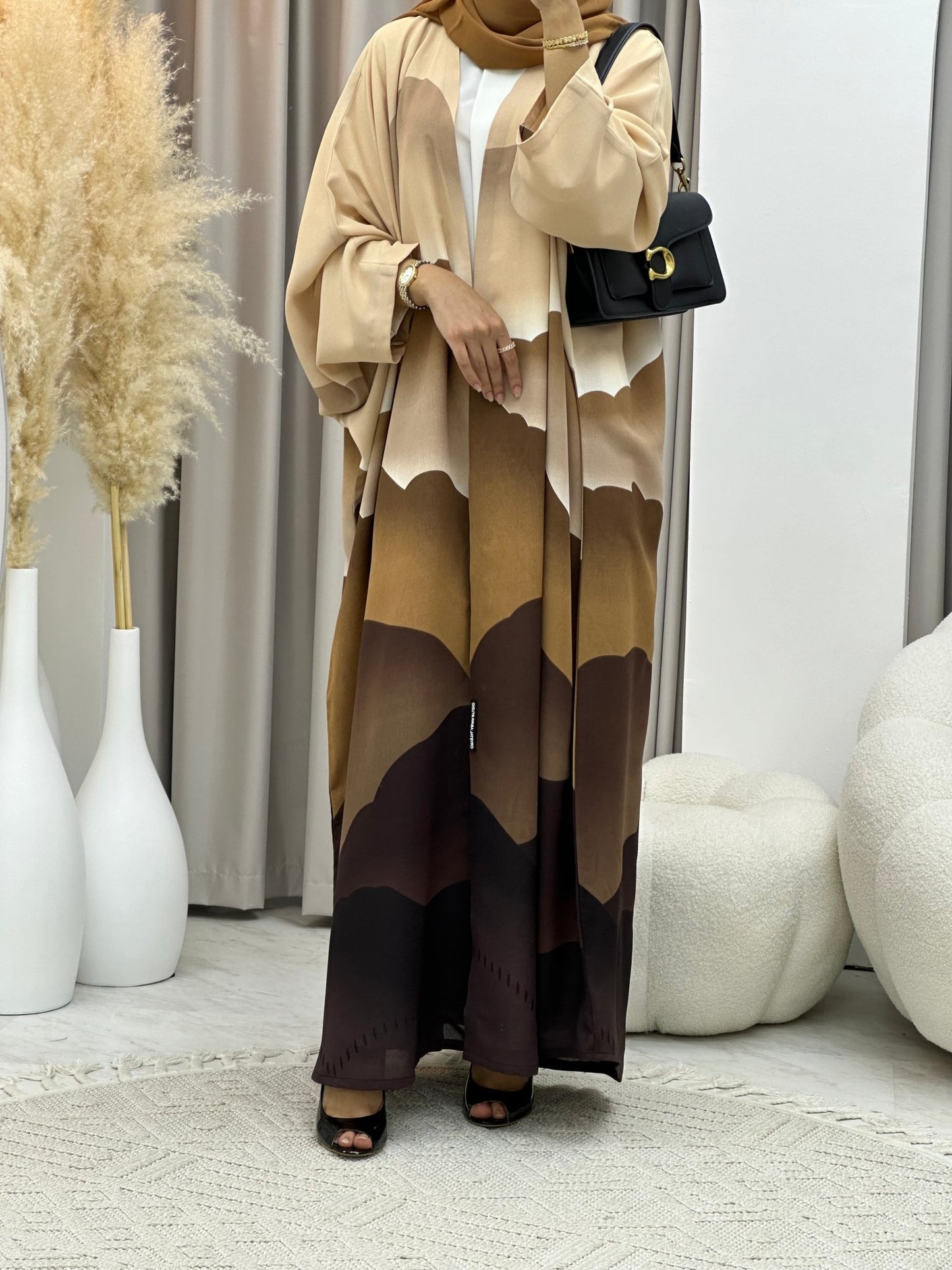 C 0238 - 02 Wavy Brown Abaya