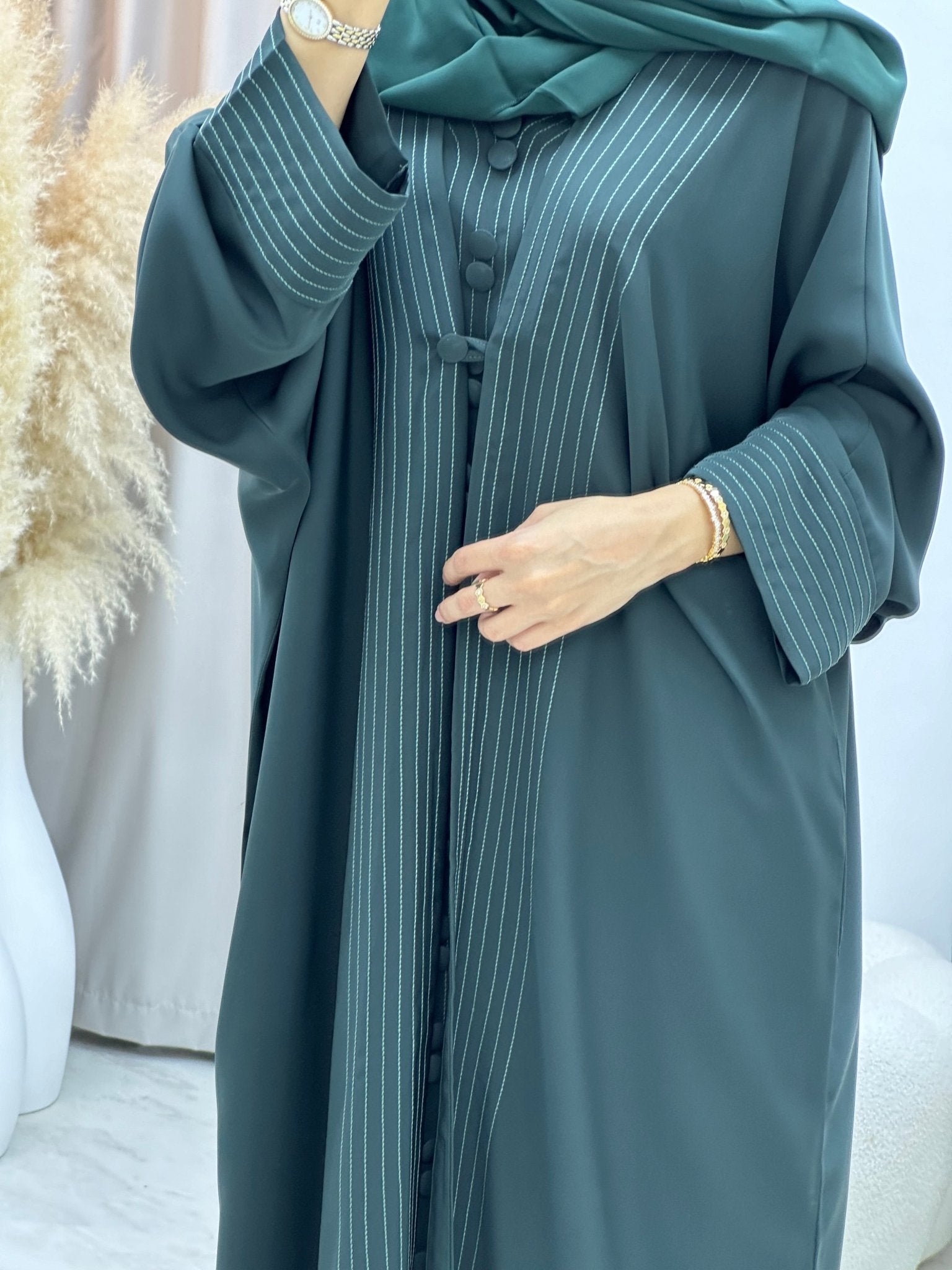 C 0252 Green Bisht Abaya Set