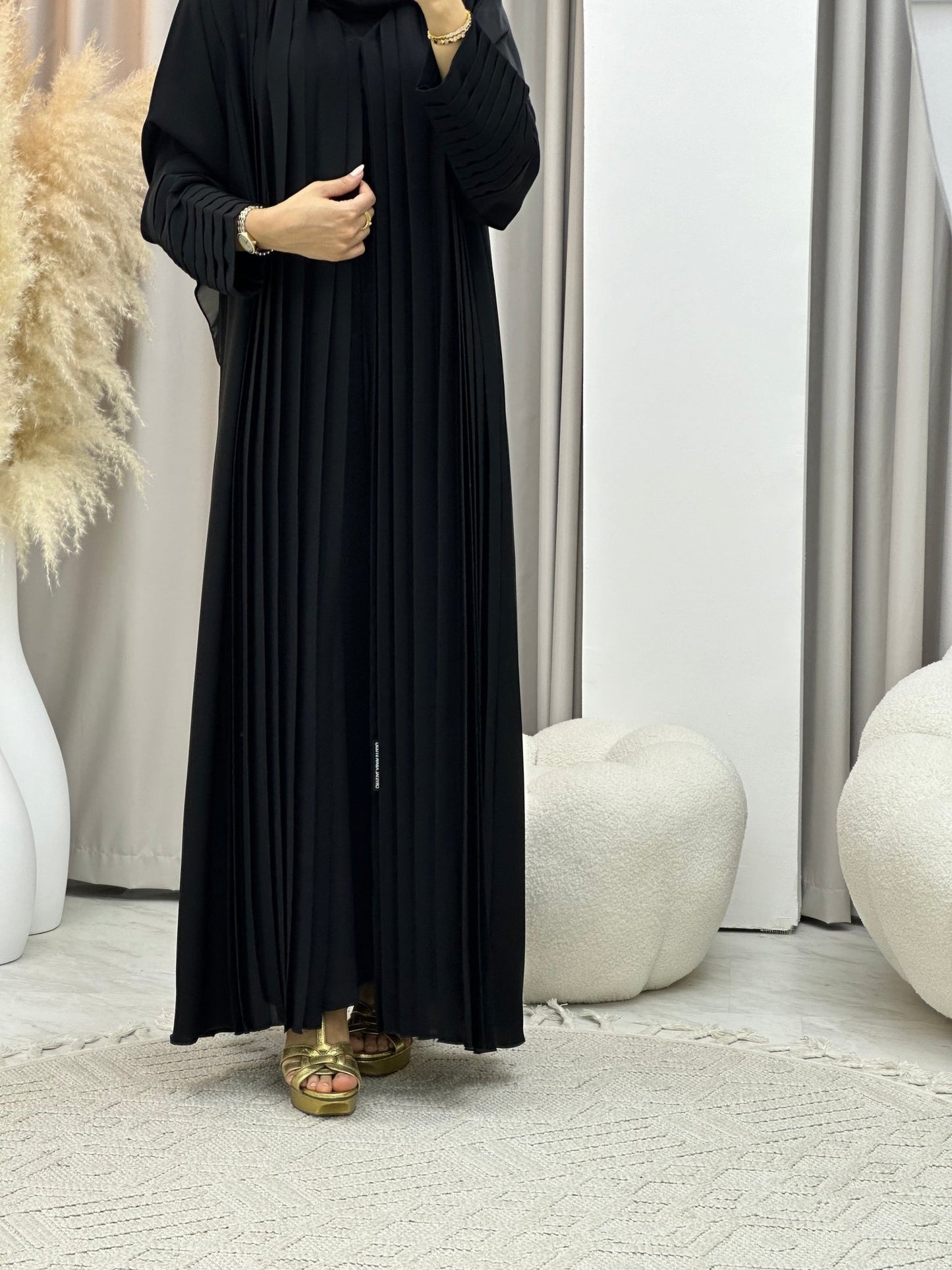 C 0264 Black Pleated Abaya