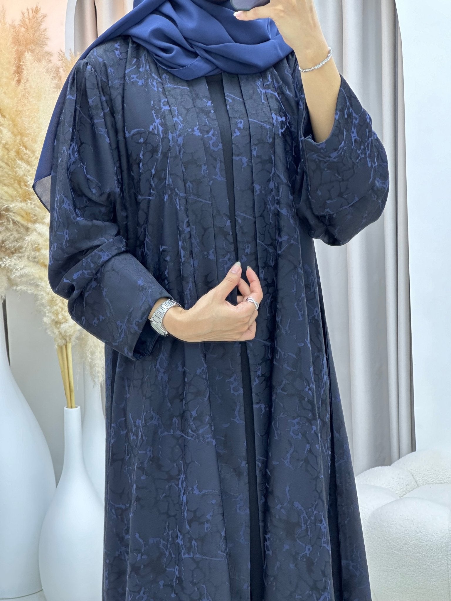 C 0275 - 03 Navy Blue Ragged Abaya