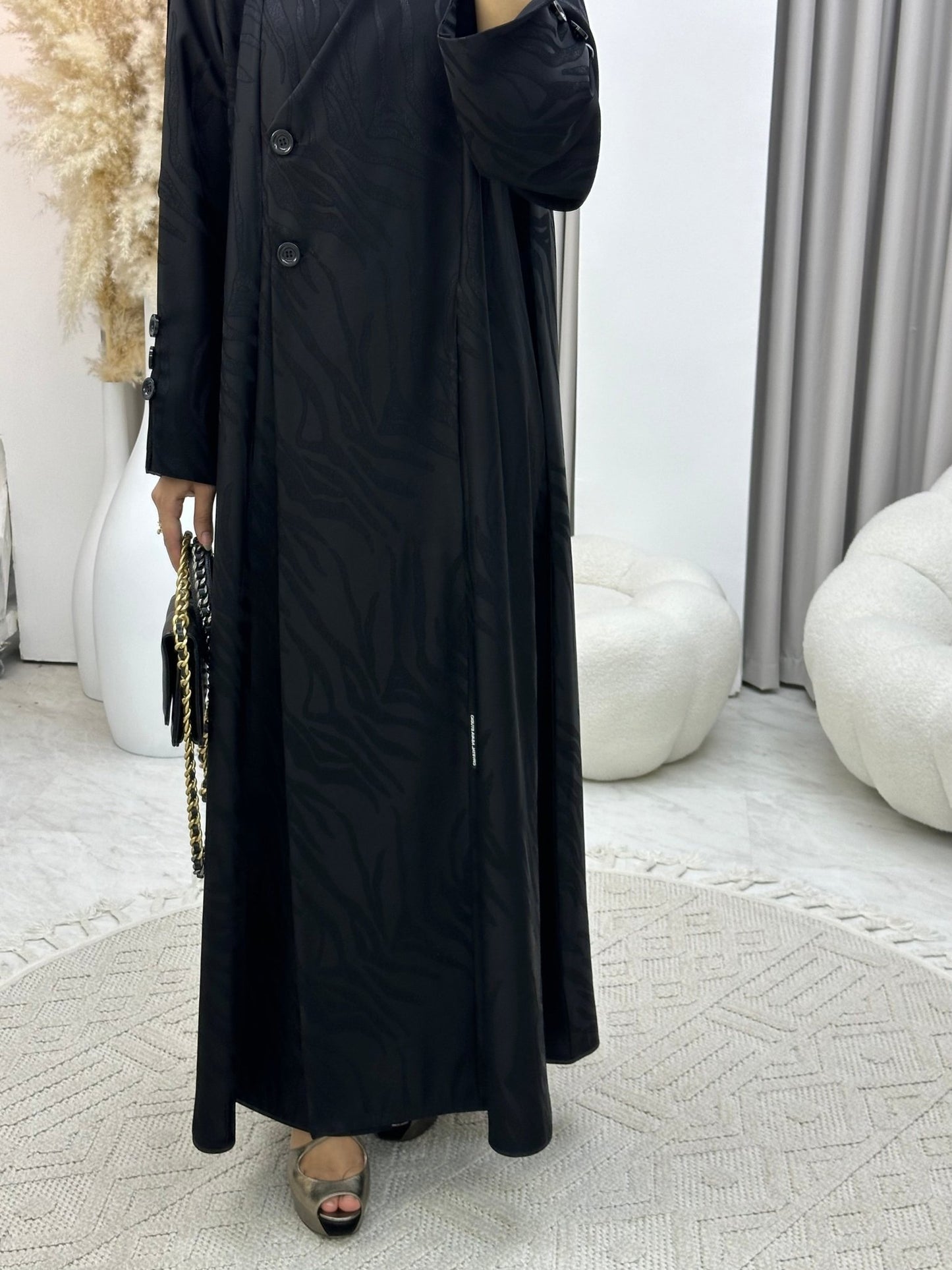 C 0290 - 01 Black Ragged Abaya