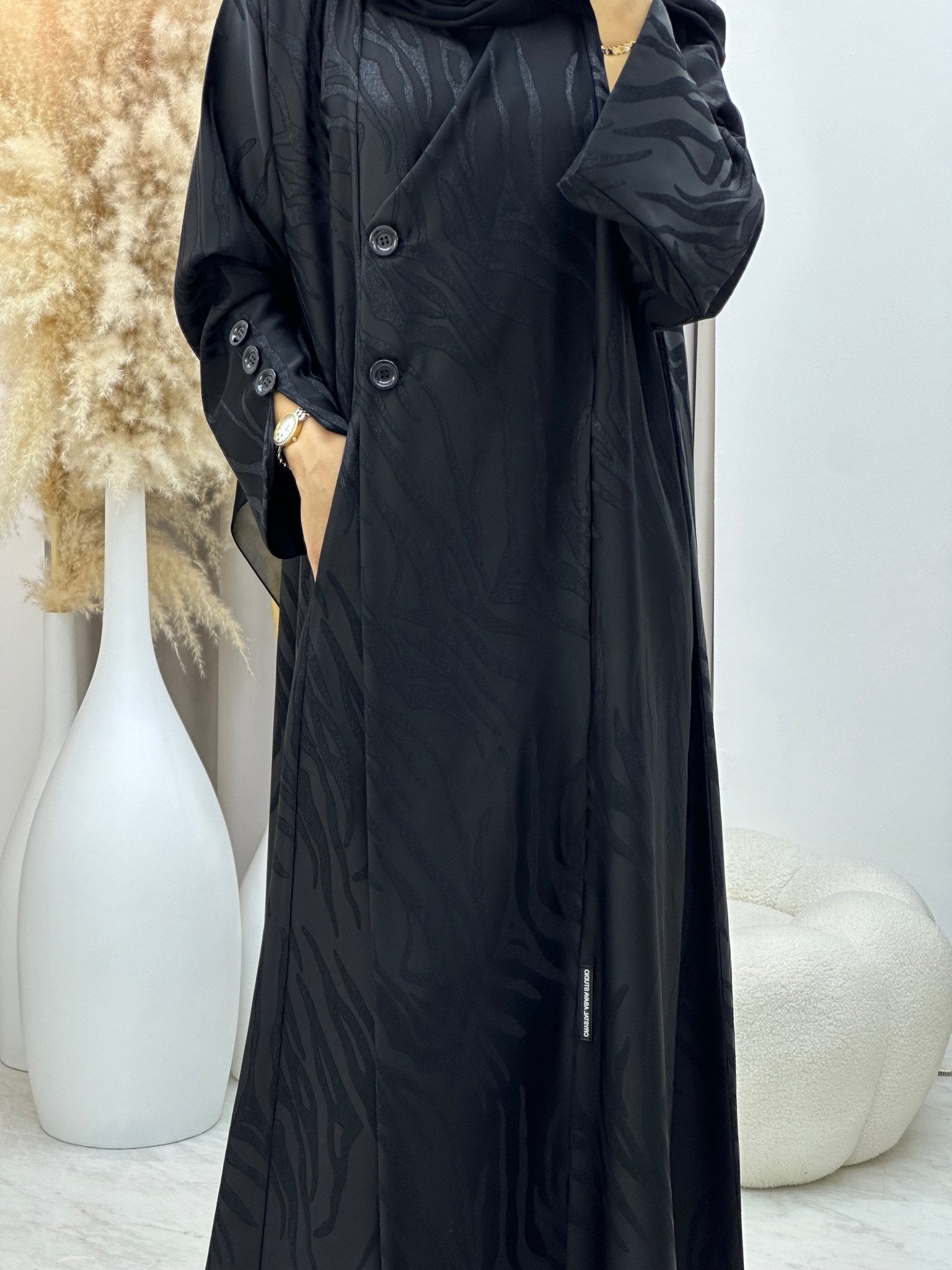 C 0290 - 01 Black Ragged Abaya