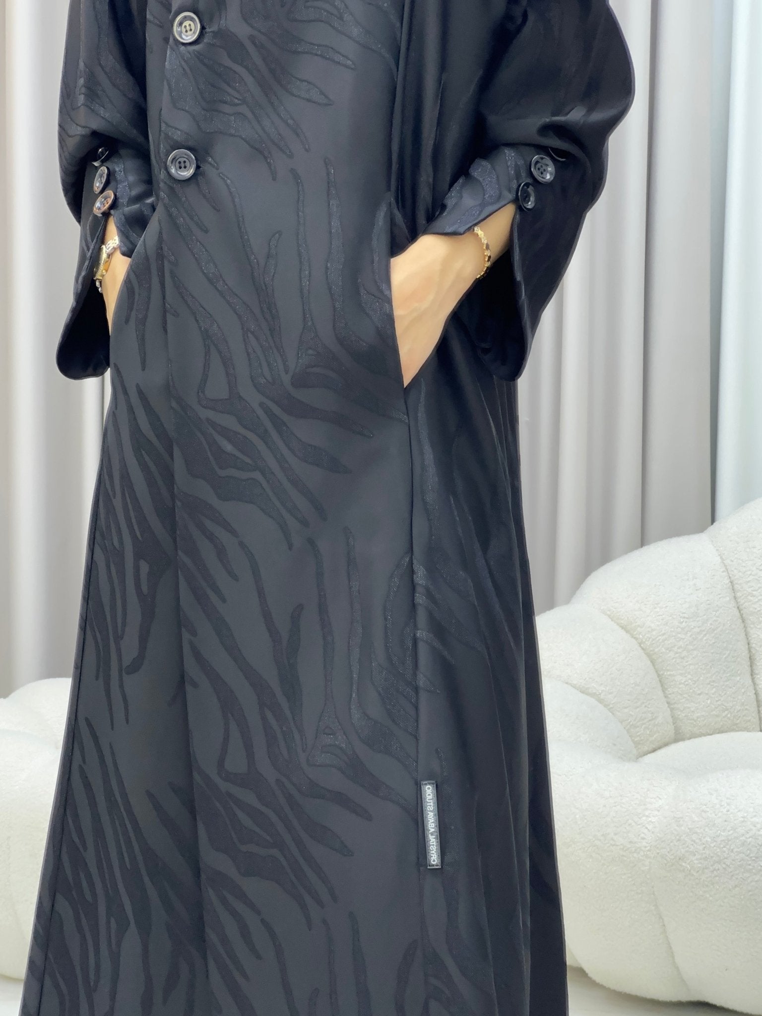 C 0290 - 01 Black Ragged Abaya