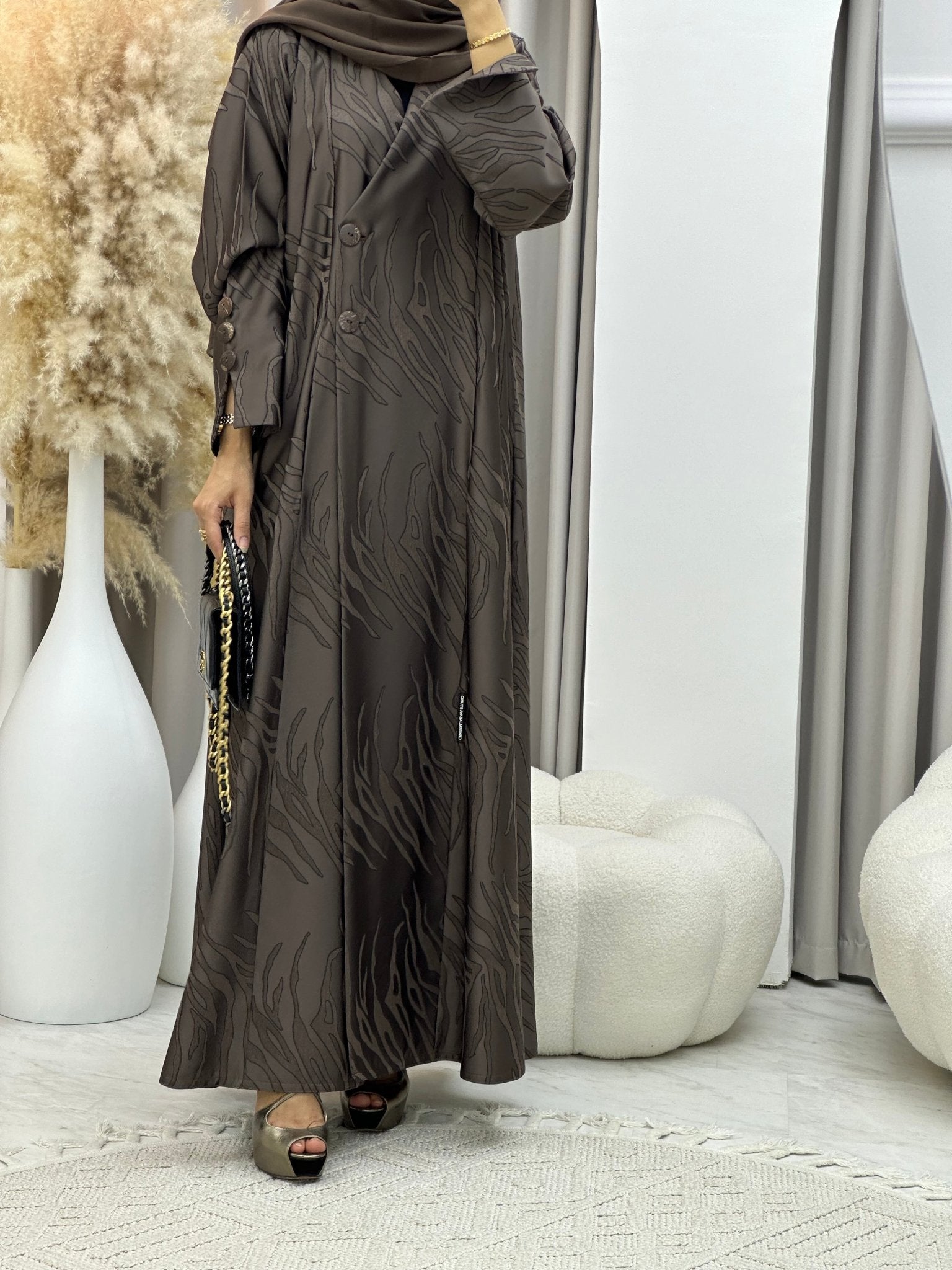 C 0290 - 02 Brown Ragged Abaya