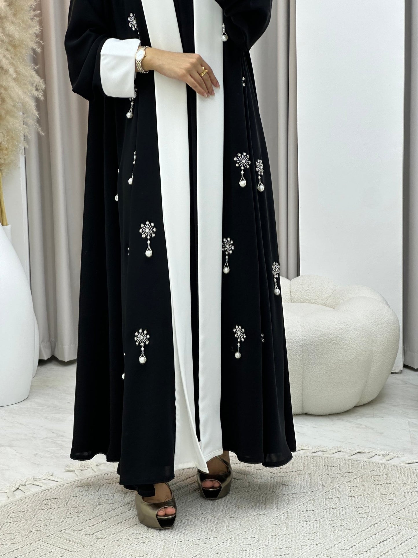 C 0293 White Black Pearl Abaya