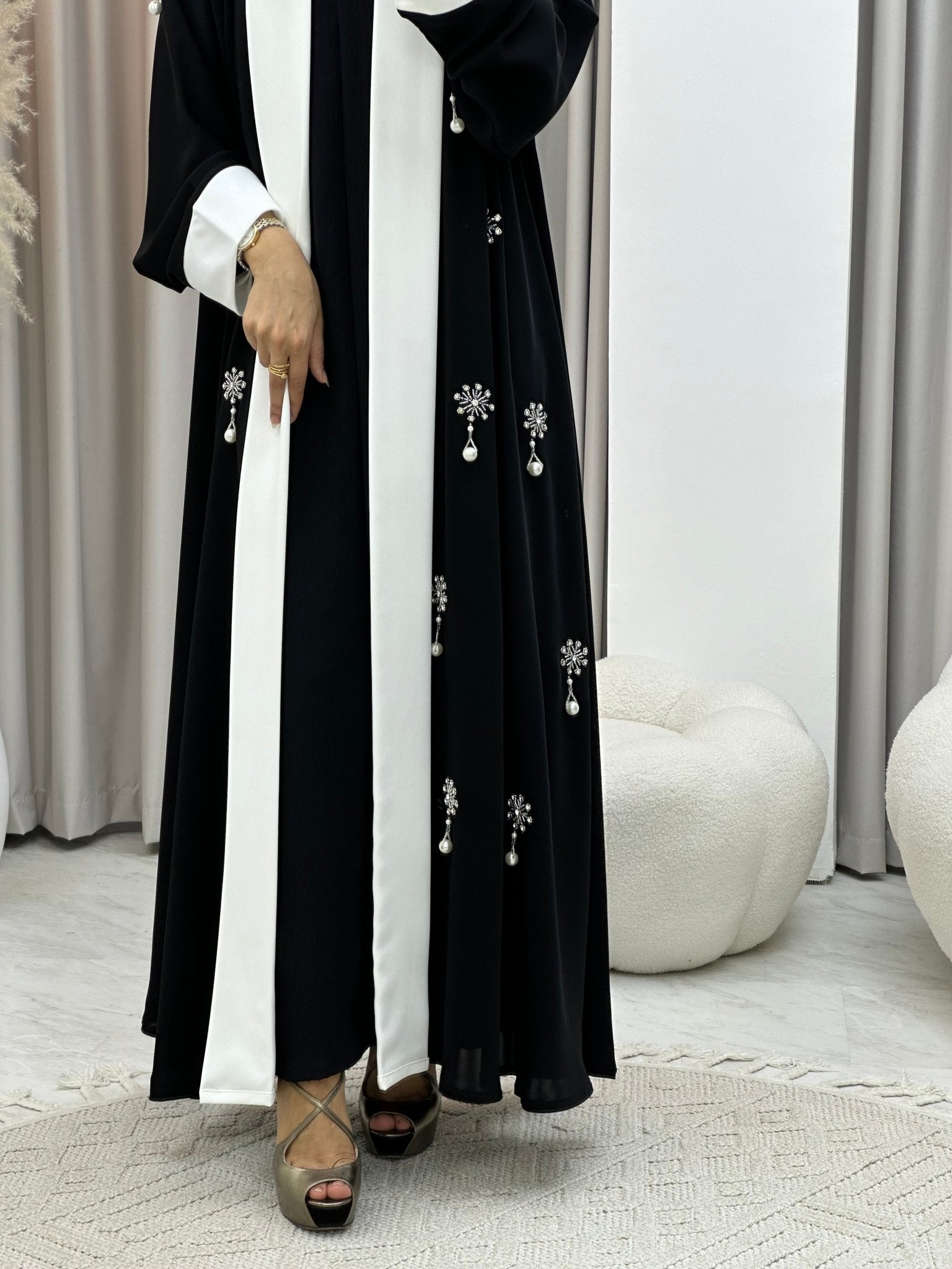 C 0293 White Black Pearl Abaya