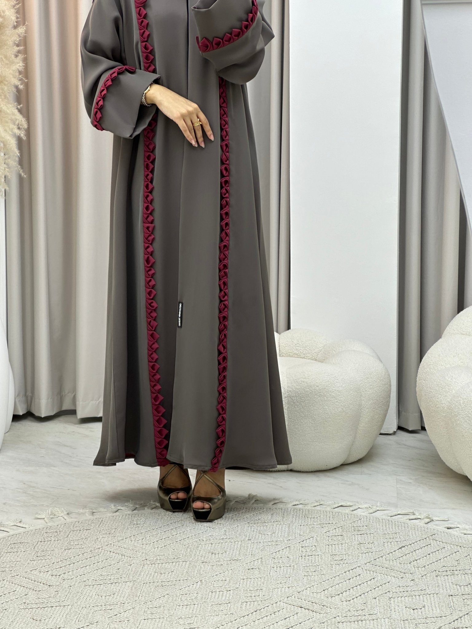 C 0296 3D Leafs Maroon Grey Abaya