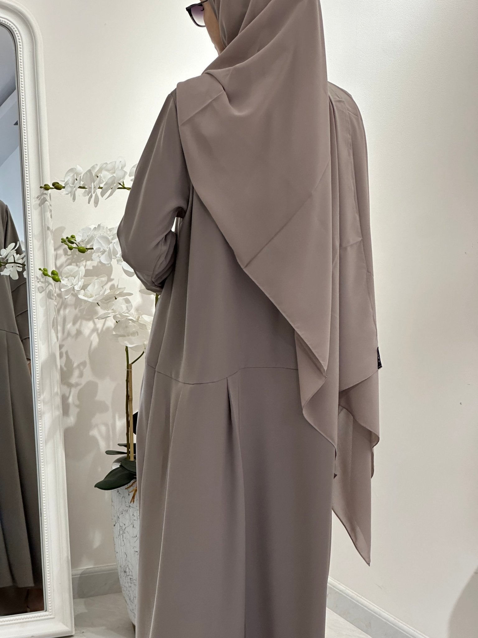 C 0363 Beige Abaya