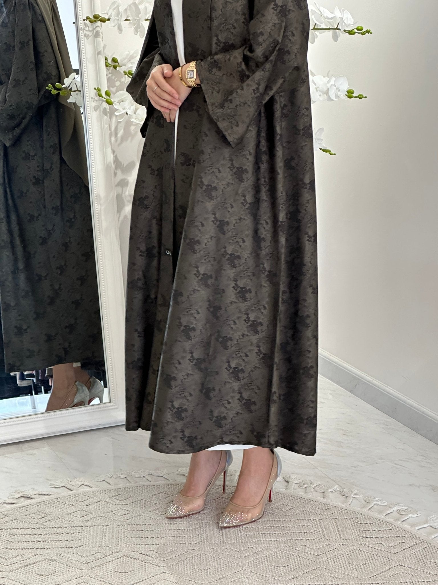 C 0370 - 05 Printed Olive Abaya