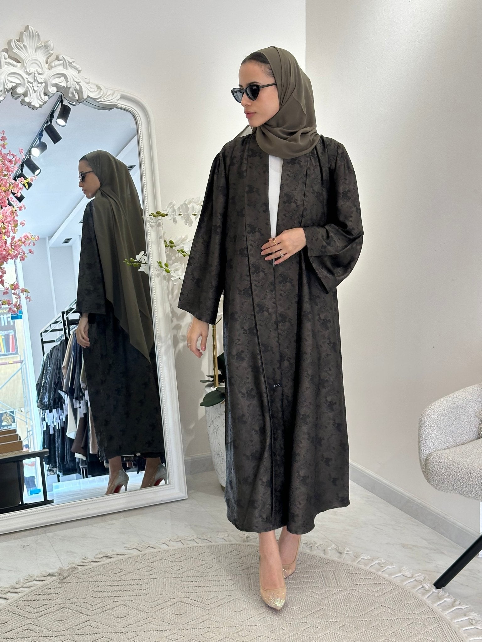 C 0370 - 05 Printed Olive Abaya