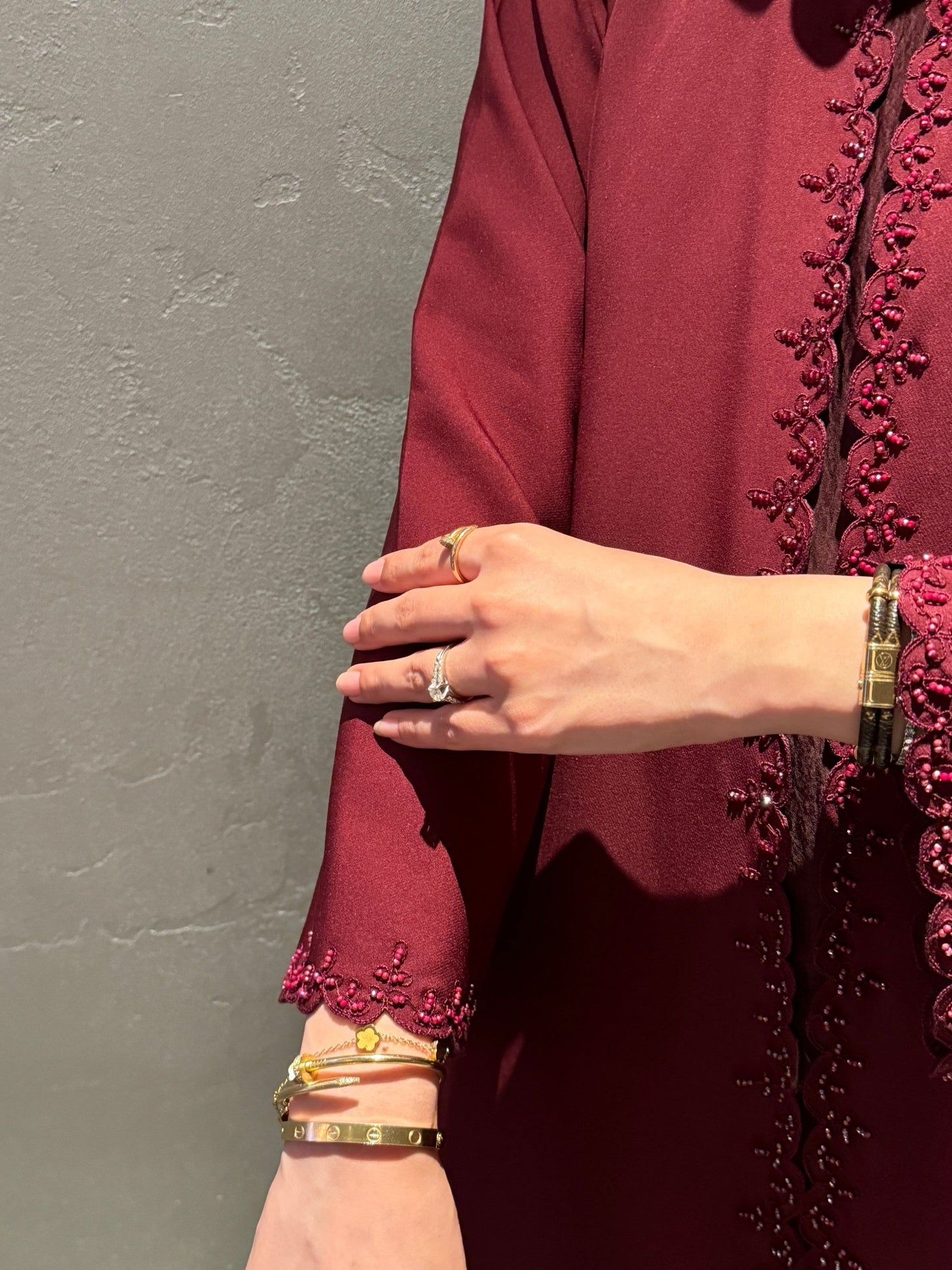 C 0419 Maroon Abaya