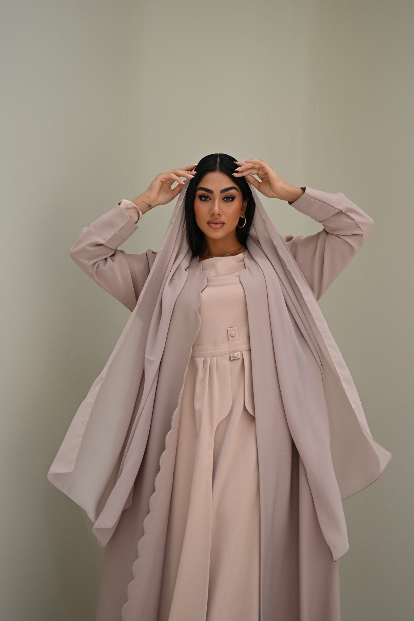 C 0501 Beige Scallop Abaya