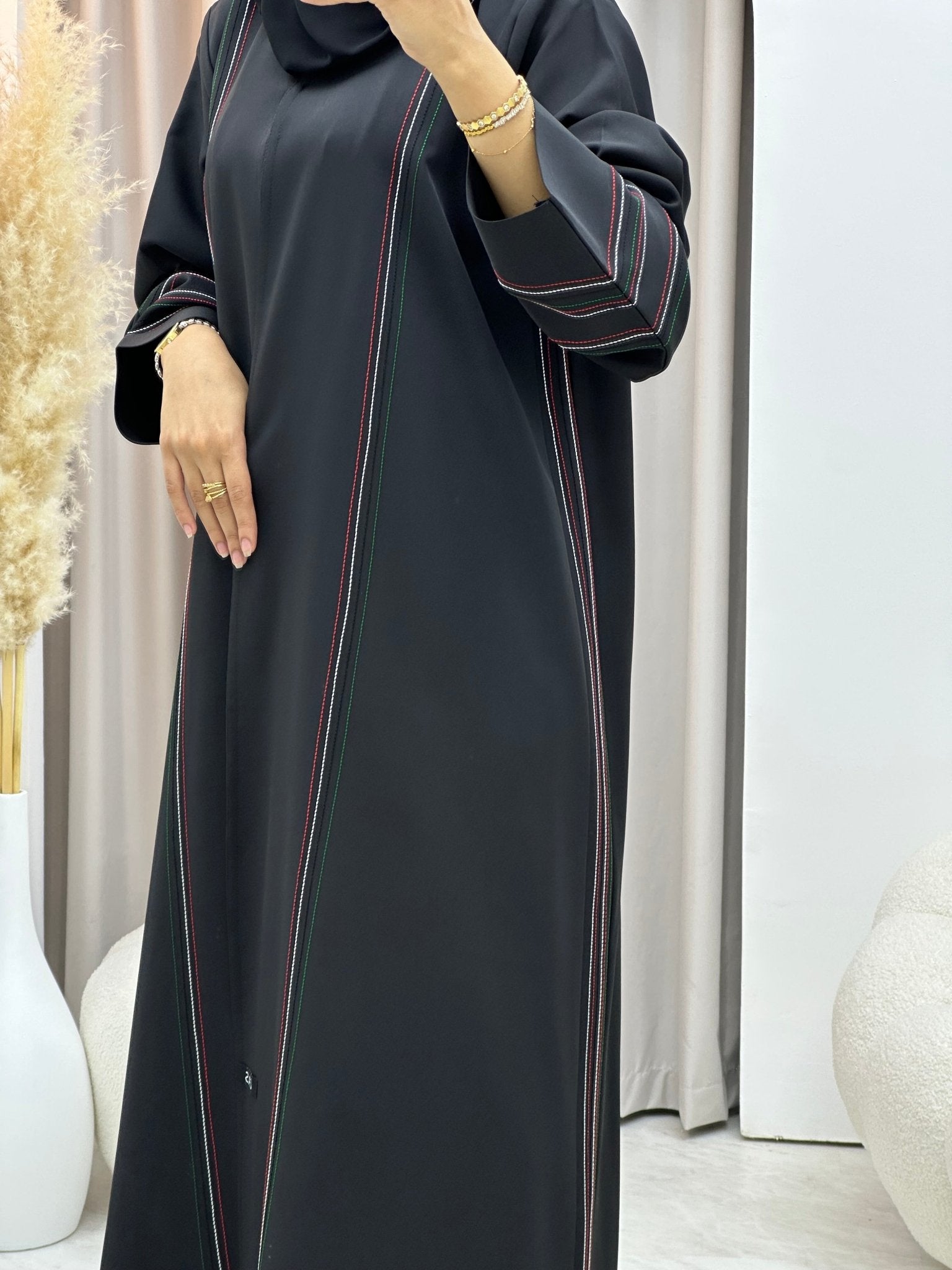 C 0557 Black Emirati National Day Abaya