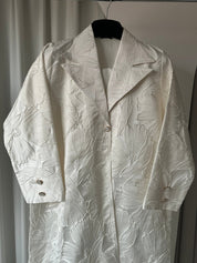 C 0622 Warm White Abaya