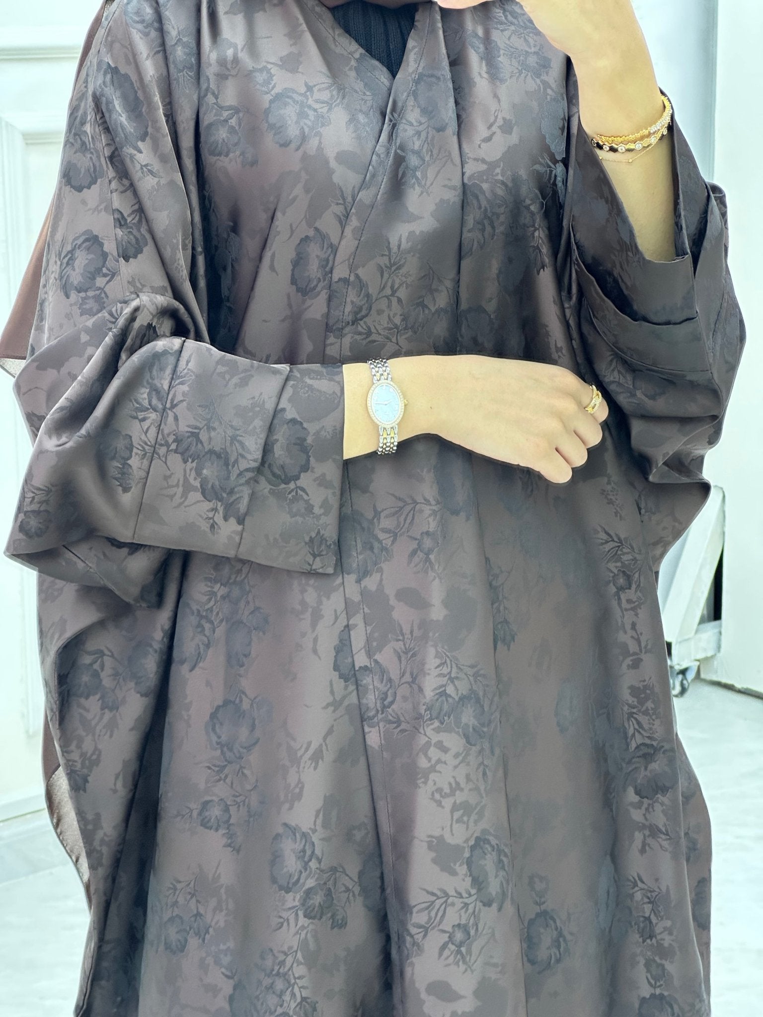 C 0633 - 02 Brown Bisht Floral Abaya