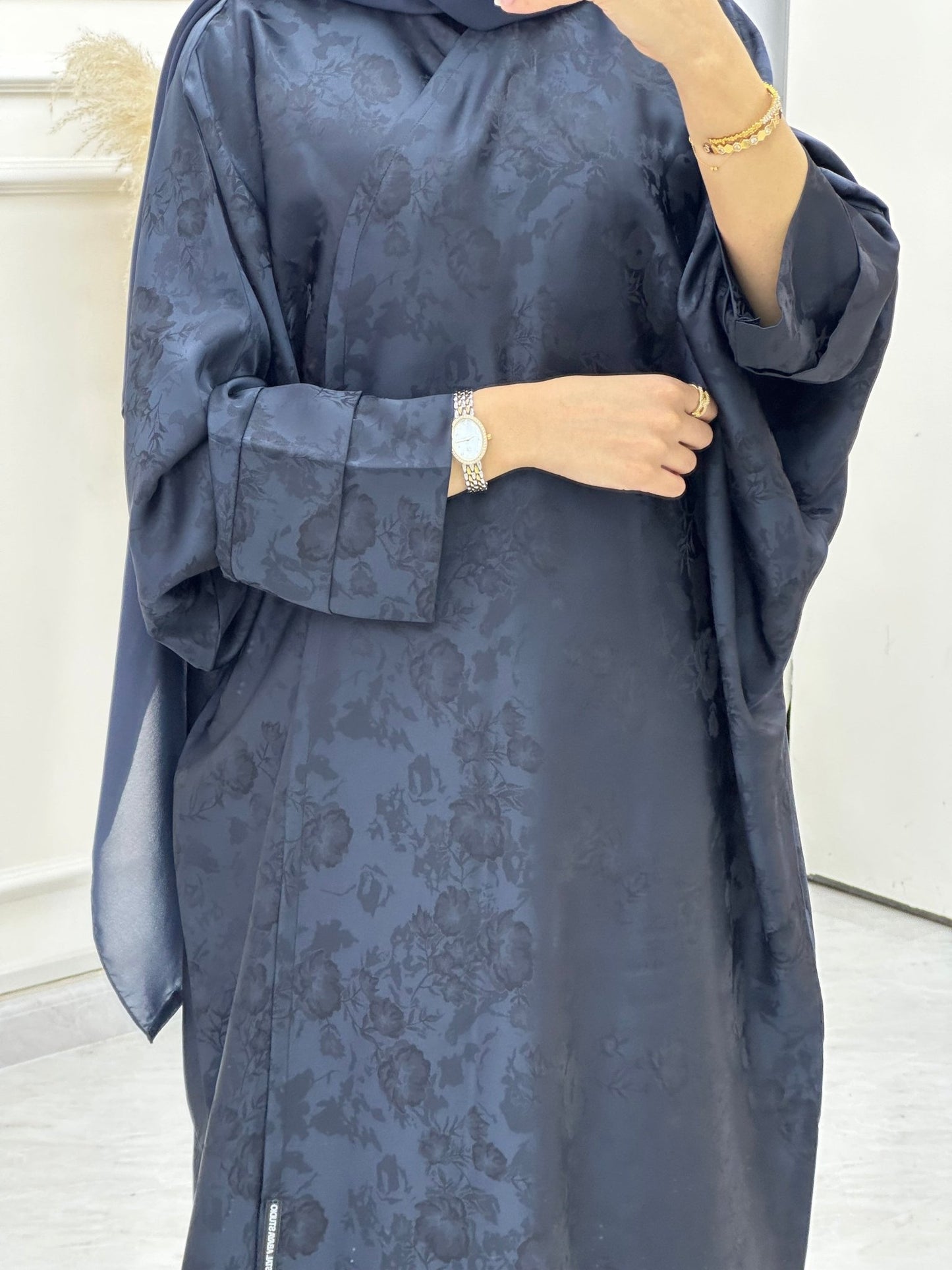 C 0633 - 05 Navy Blue Bisht Floral Abaya