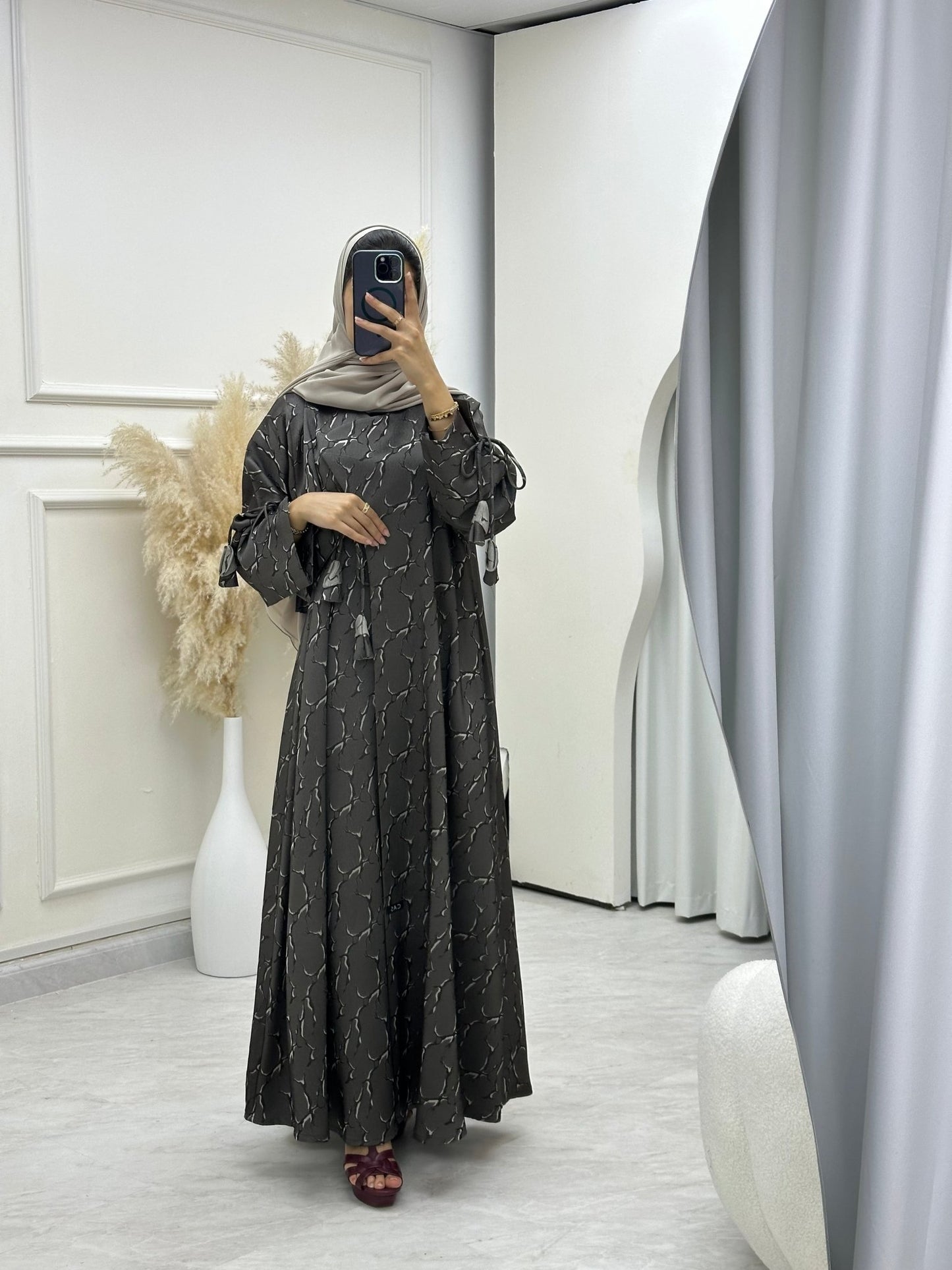 C 0634 - 01 Beige Ragged Abaya