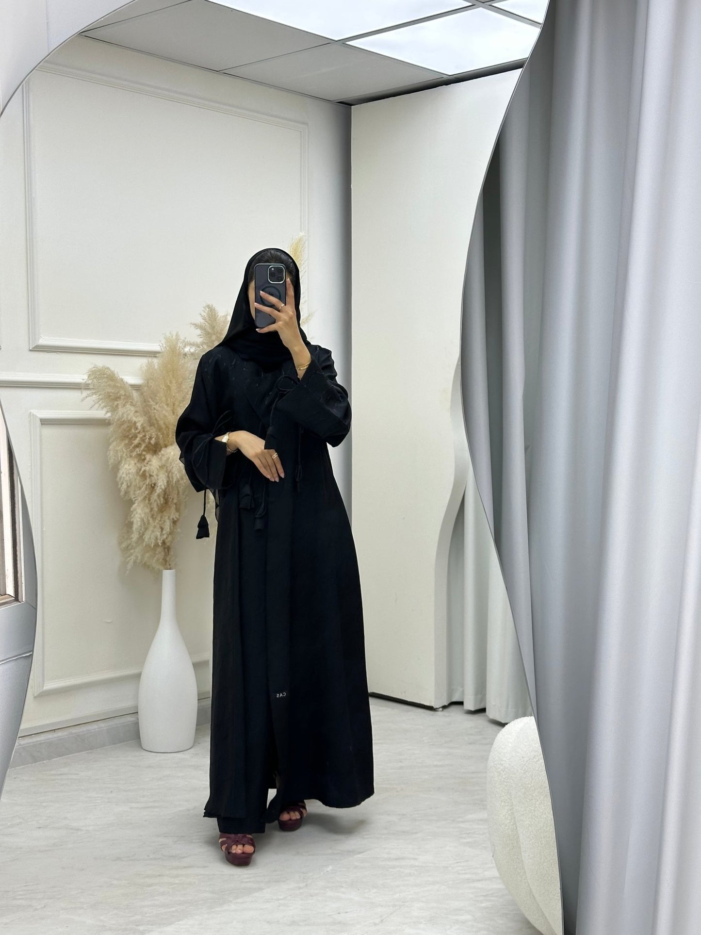 C 0634 - 02 Black Ragged Abaya