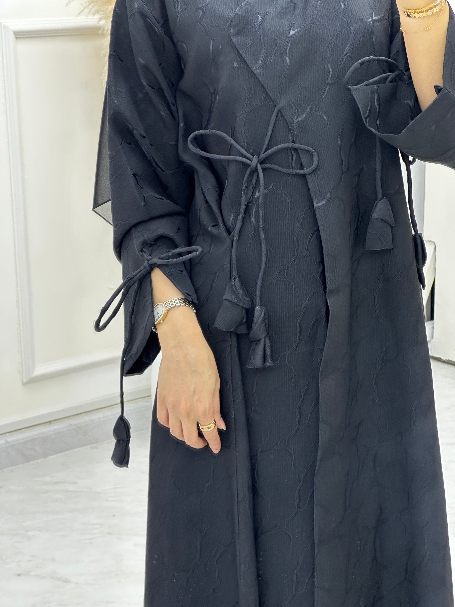 C 0634 - 02 Black Ragged Abaya