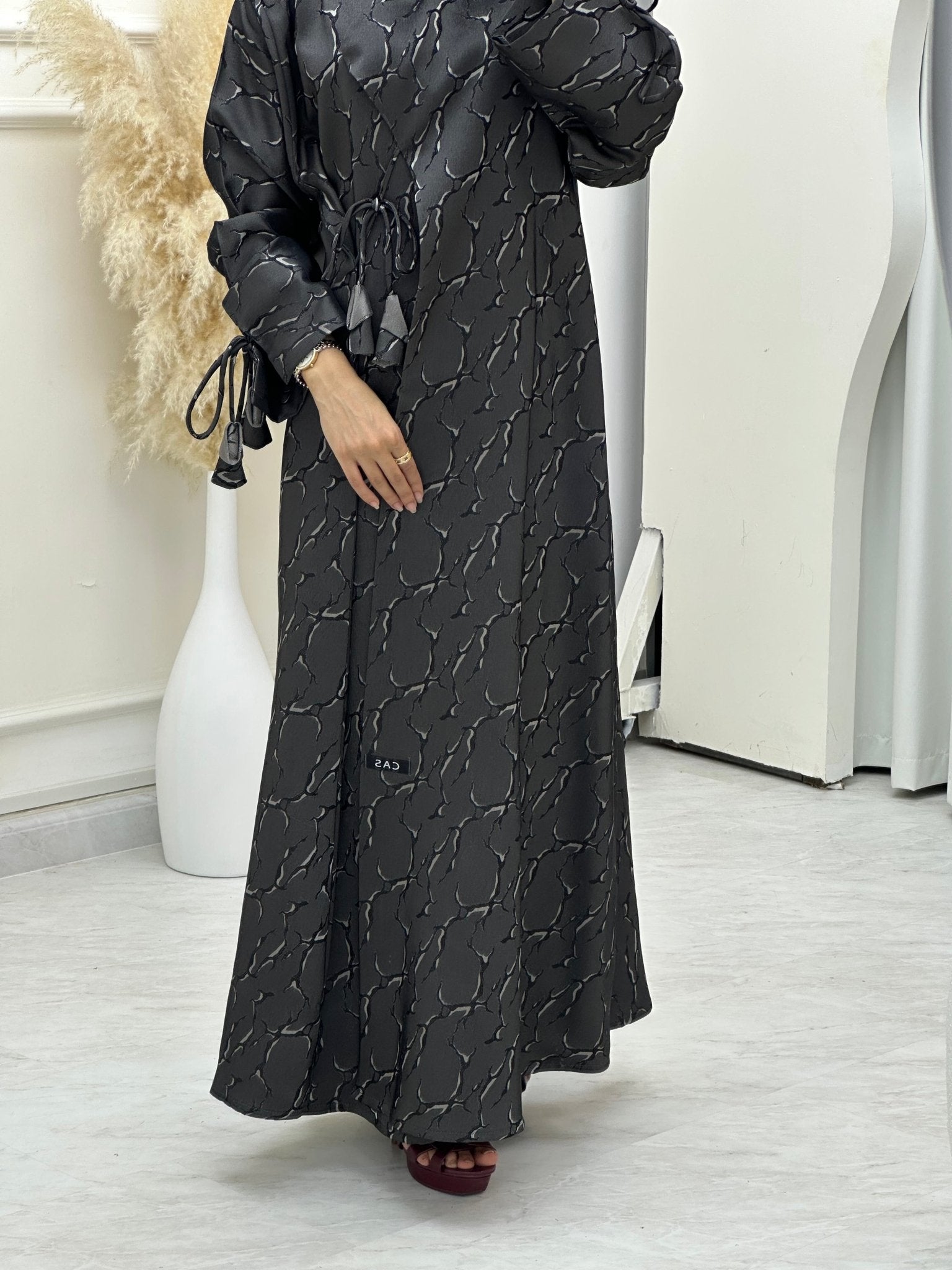 C 0634 - 03 Grey Ragged Abaya