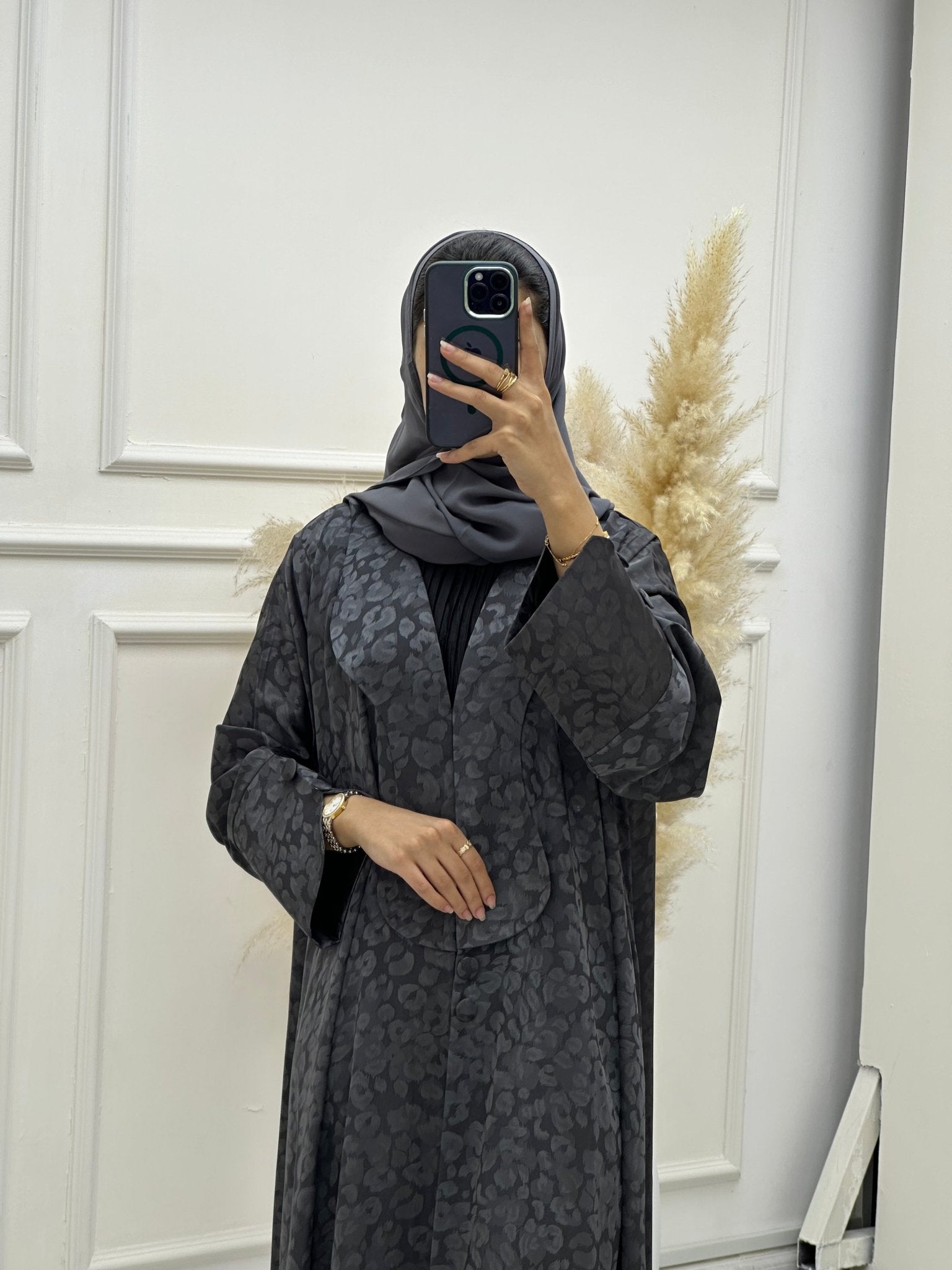 C 0635 - 04 Grey Printed Abaya