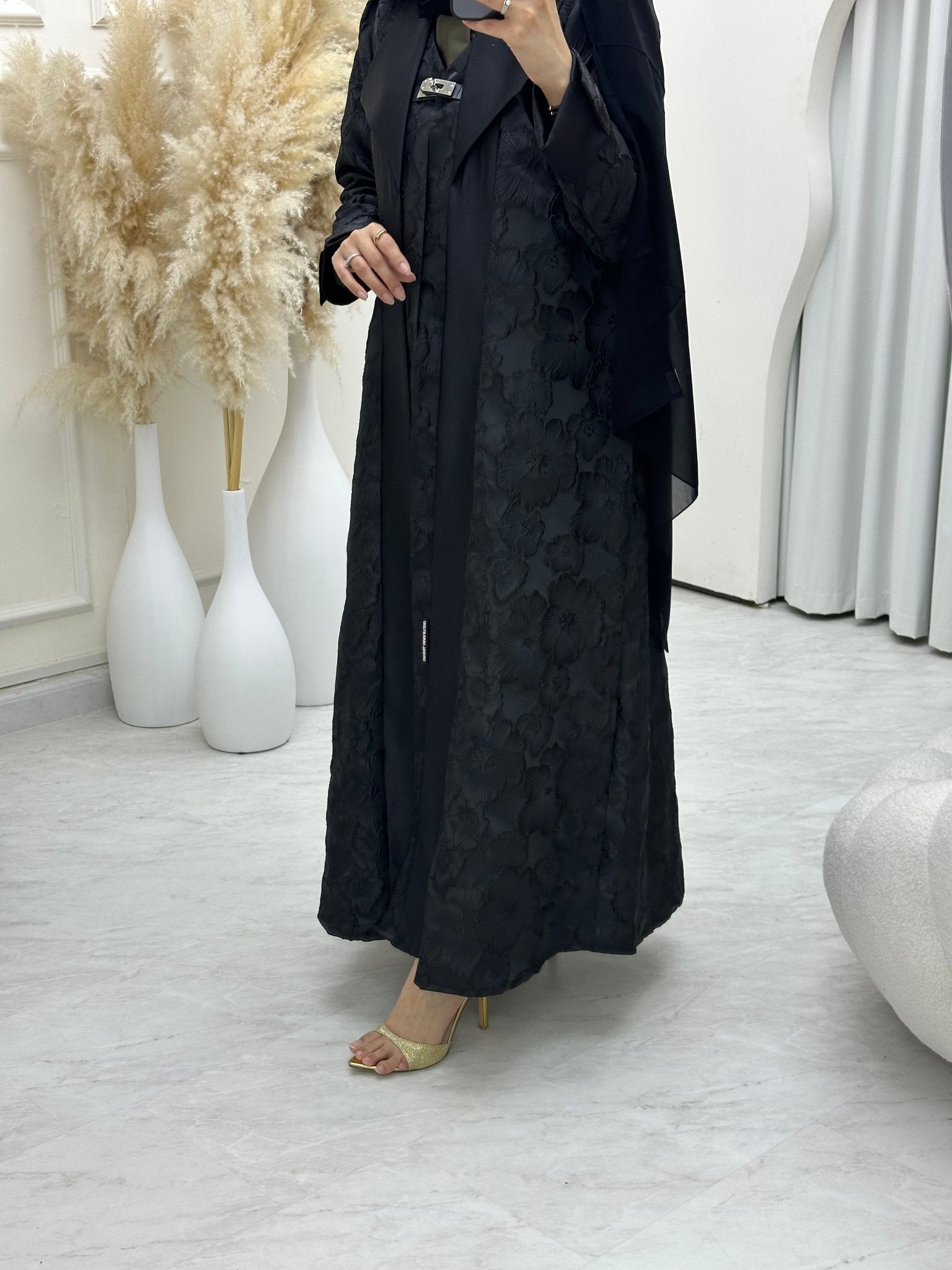 C 0647 Black Floral Abaya