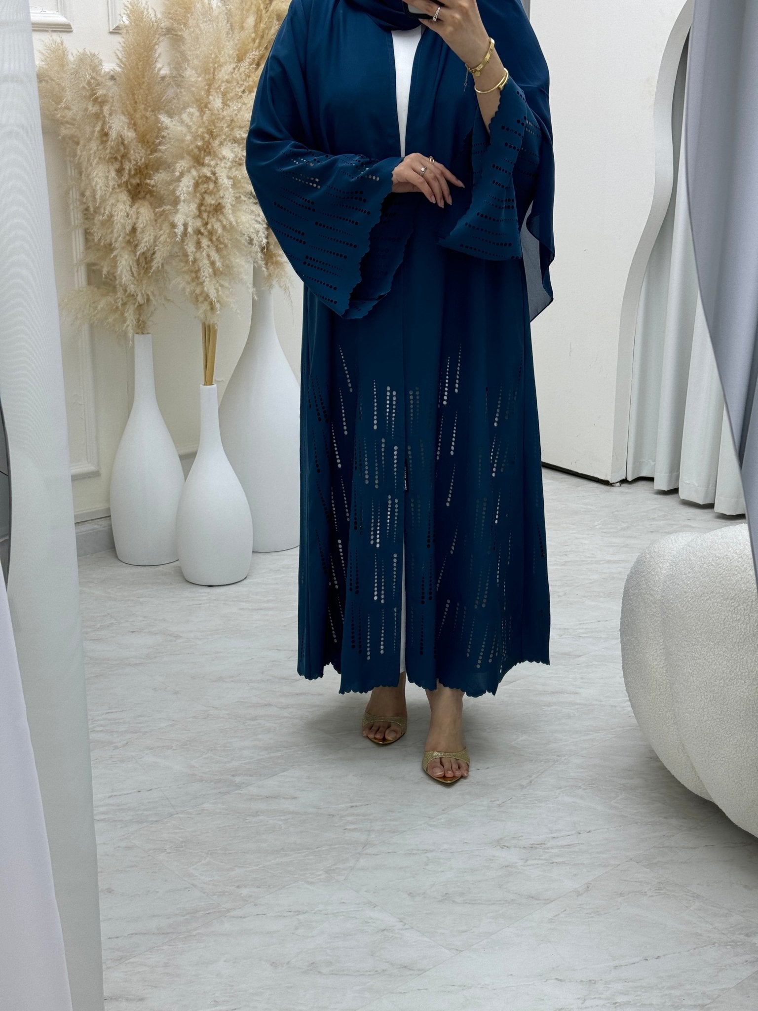 C 0658 Lasercut Teal Abaya