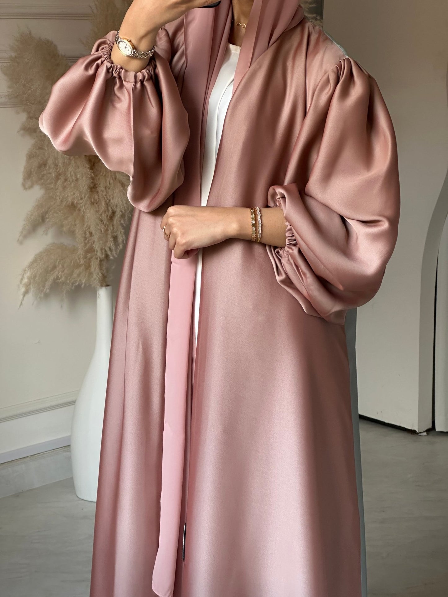 C 0660 Light Pink Grey Duotone Abaya