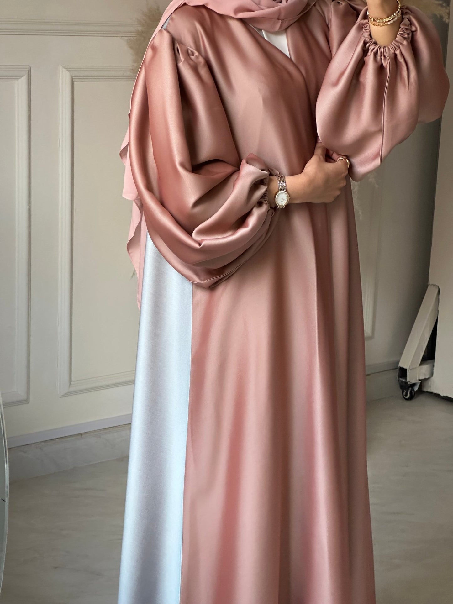 C 0660 Light Pink Grey Duotone Abaya