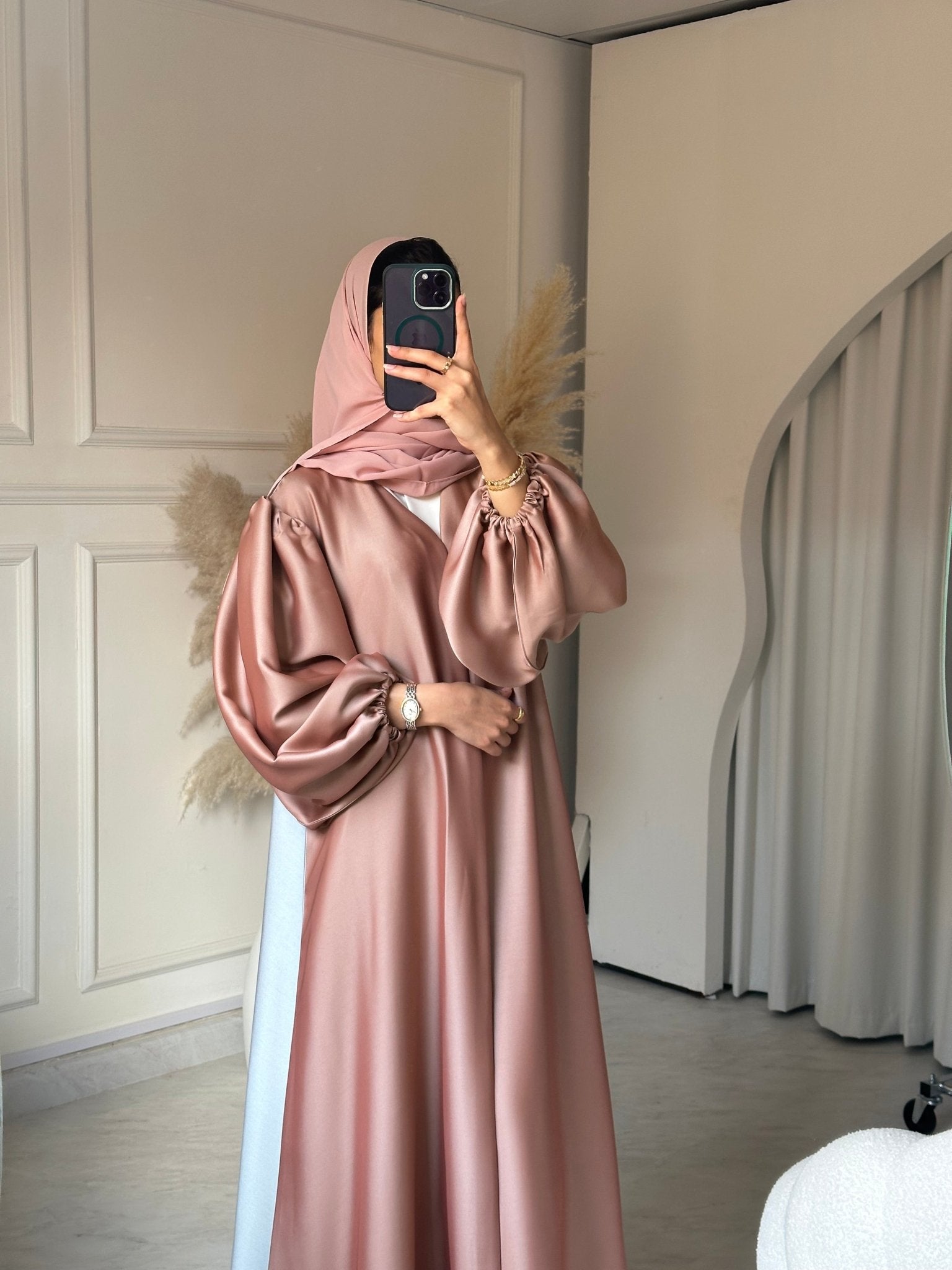 C 0660 Light Pink Grey Duotone Abaya