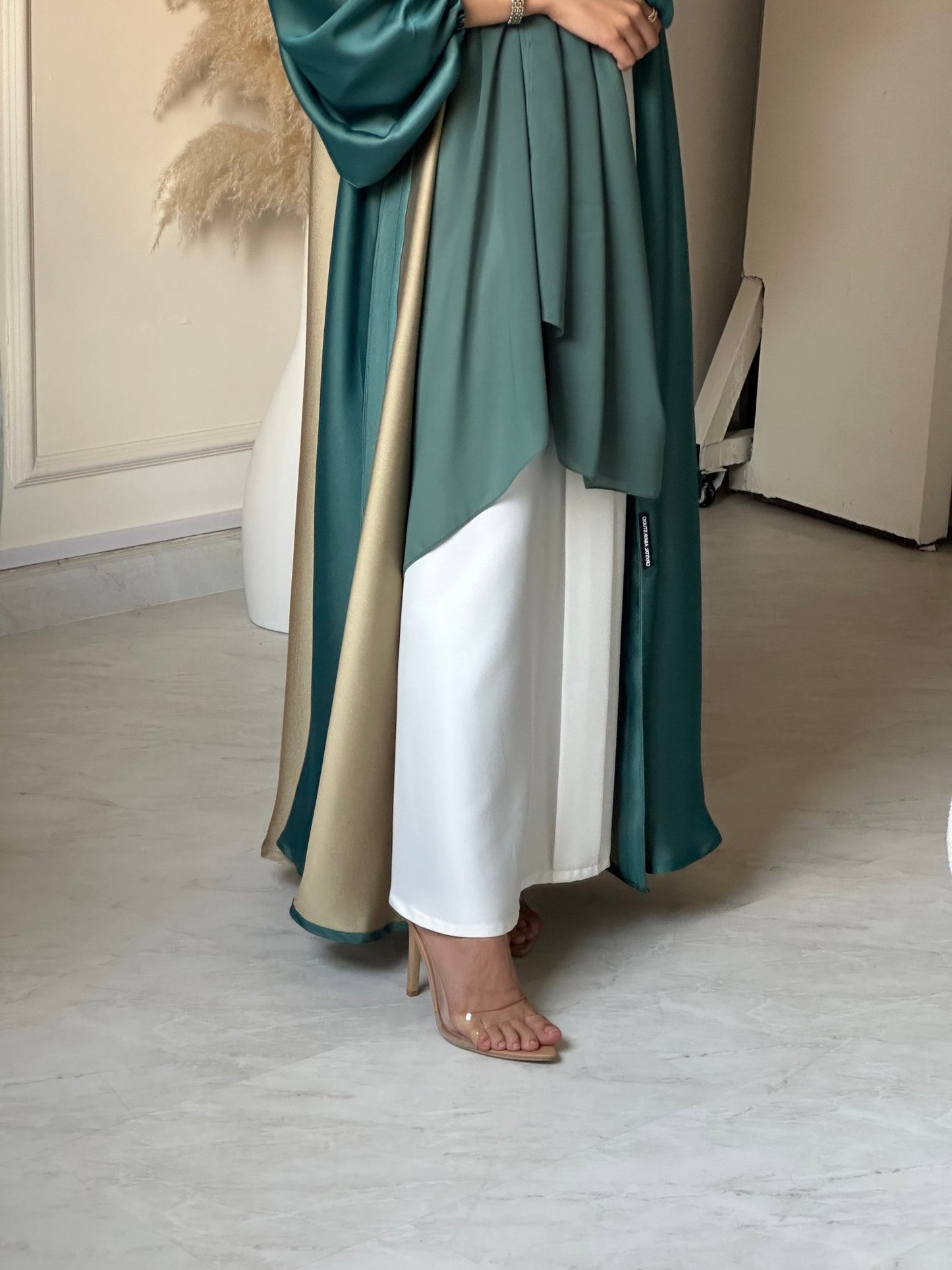 C 0661 Turquoise Beige Duotone Abaya