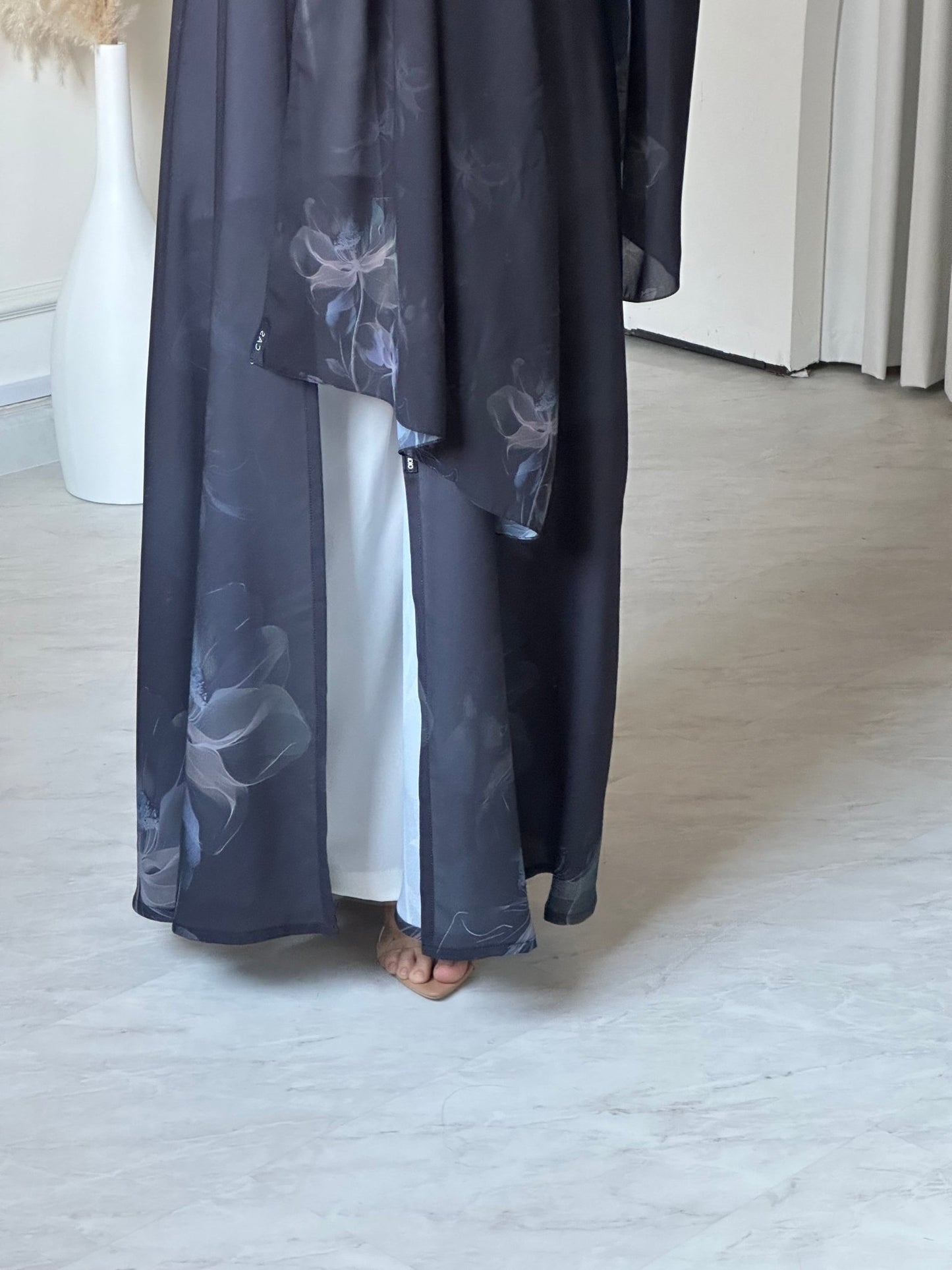 C 0666 Floral Dark Grey Abaya